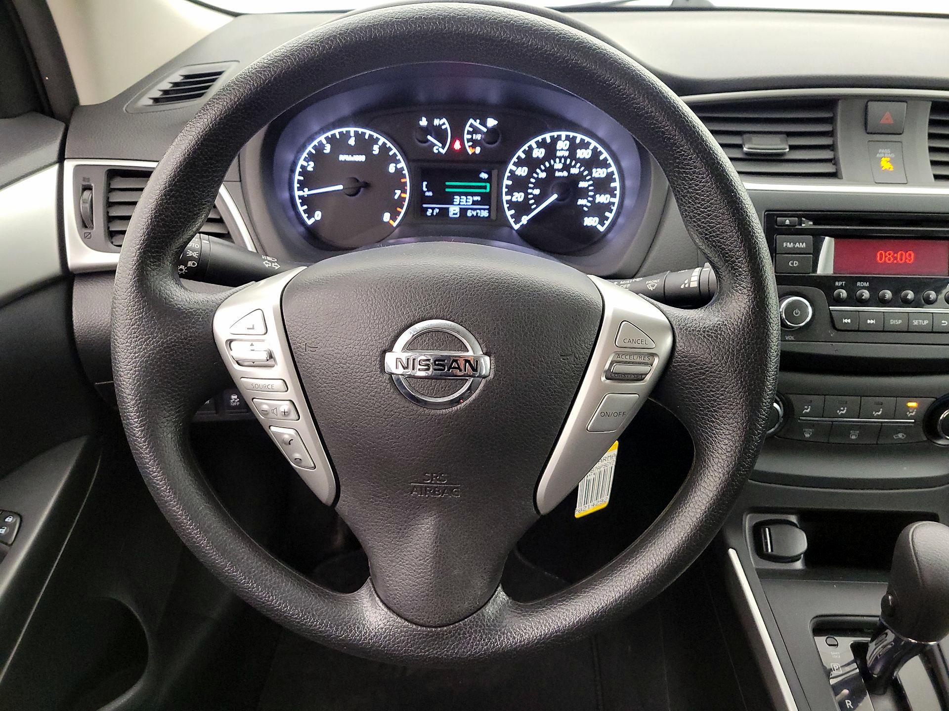 Thumbnail: 2016 Nissan Sentra - 10