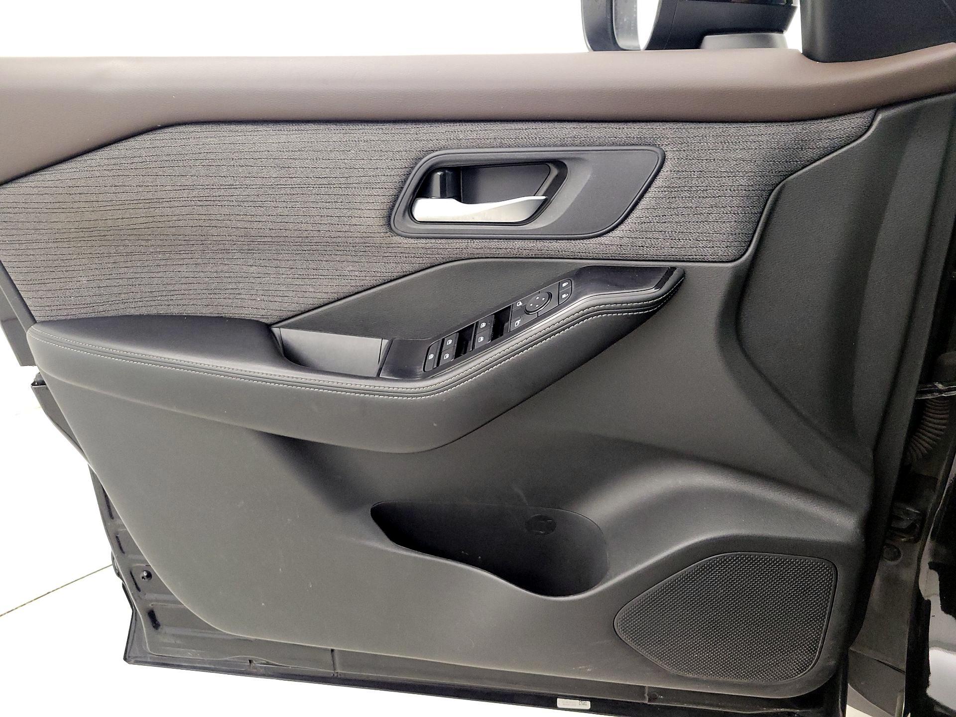 Thumbnail: 2023 Nissan Rogue - 12