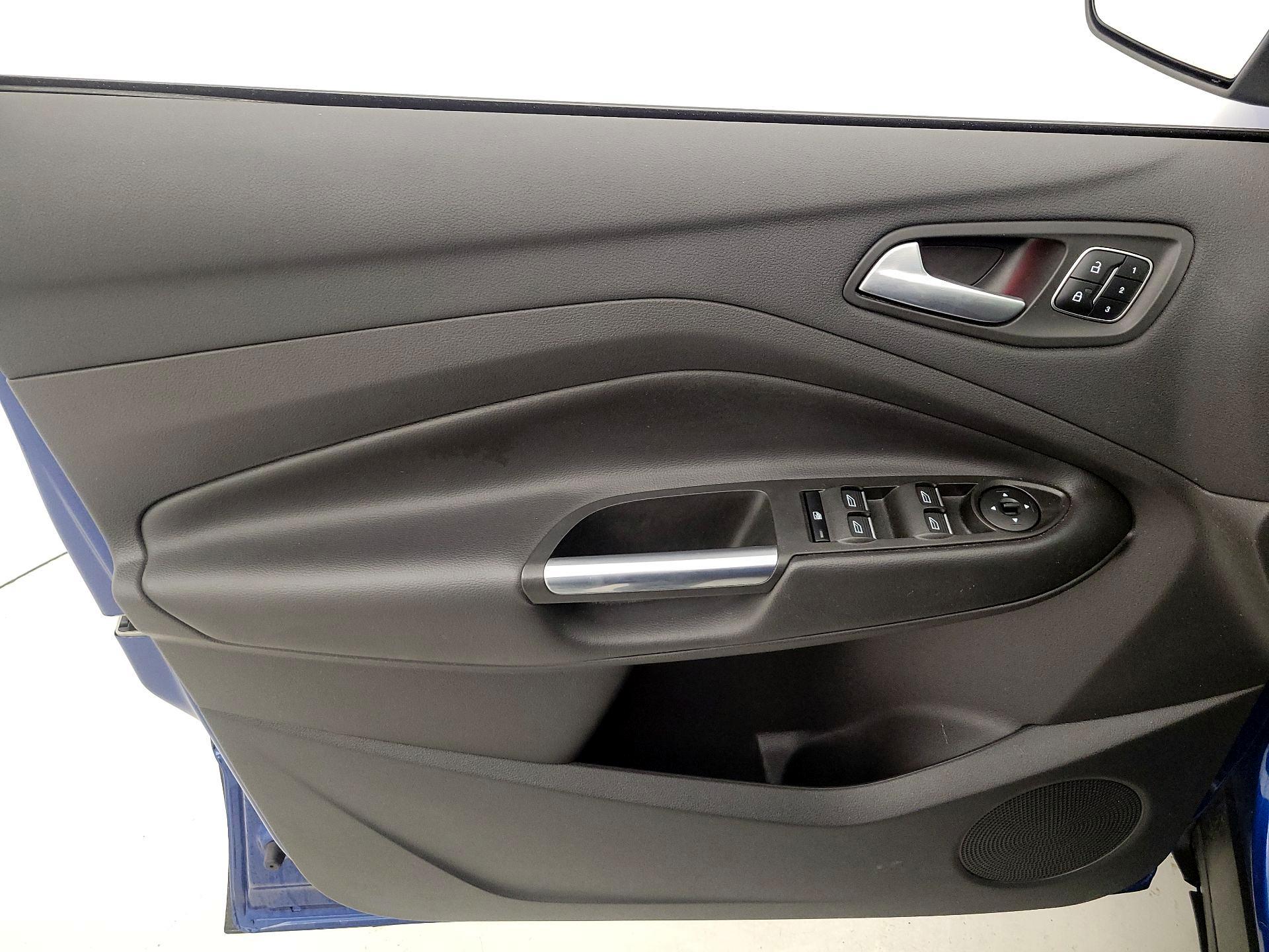 Thumbnail: 2017 Ford Escape - 12