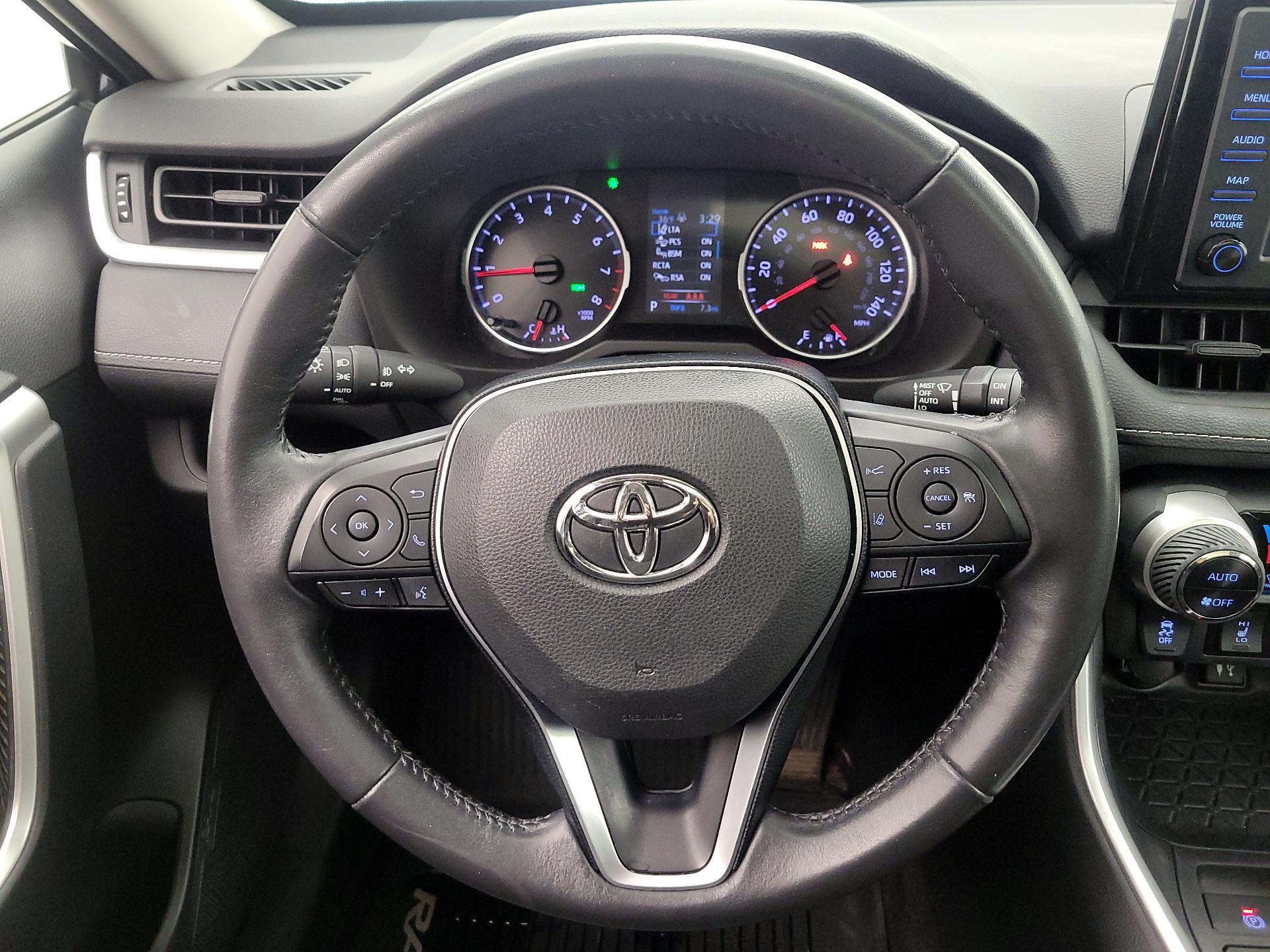 Thumbnail: 2019 Toyota RAV4 - 10