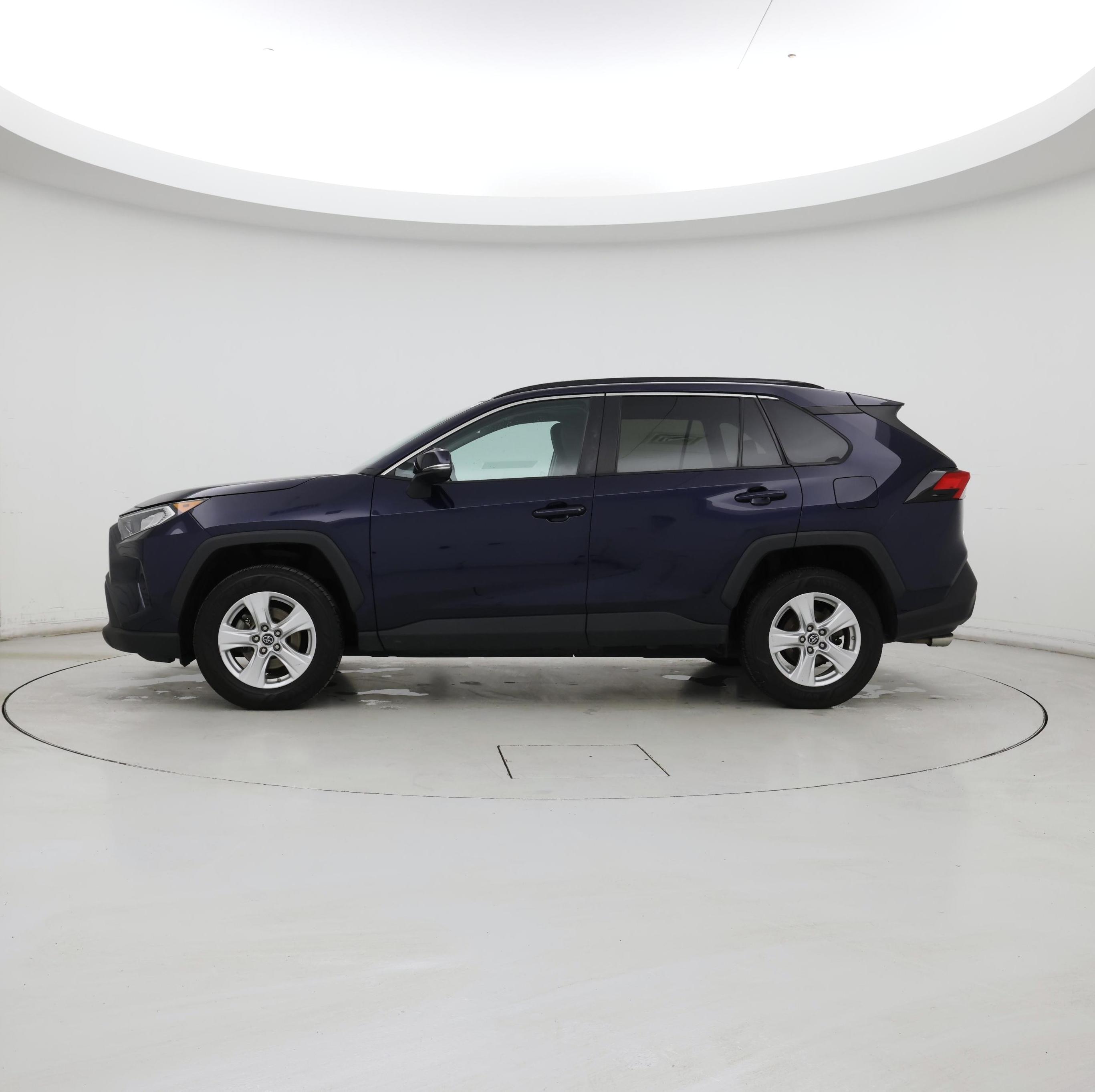 Thumbnail: 2019 Toyota RAV4 - 3