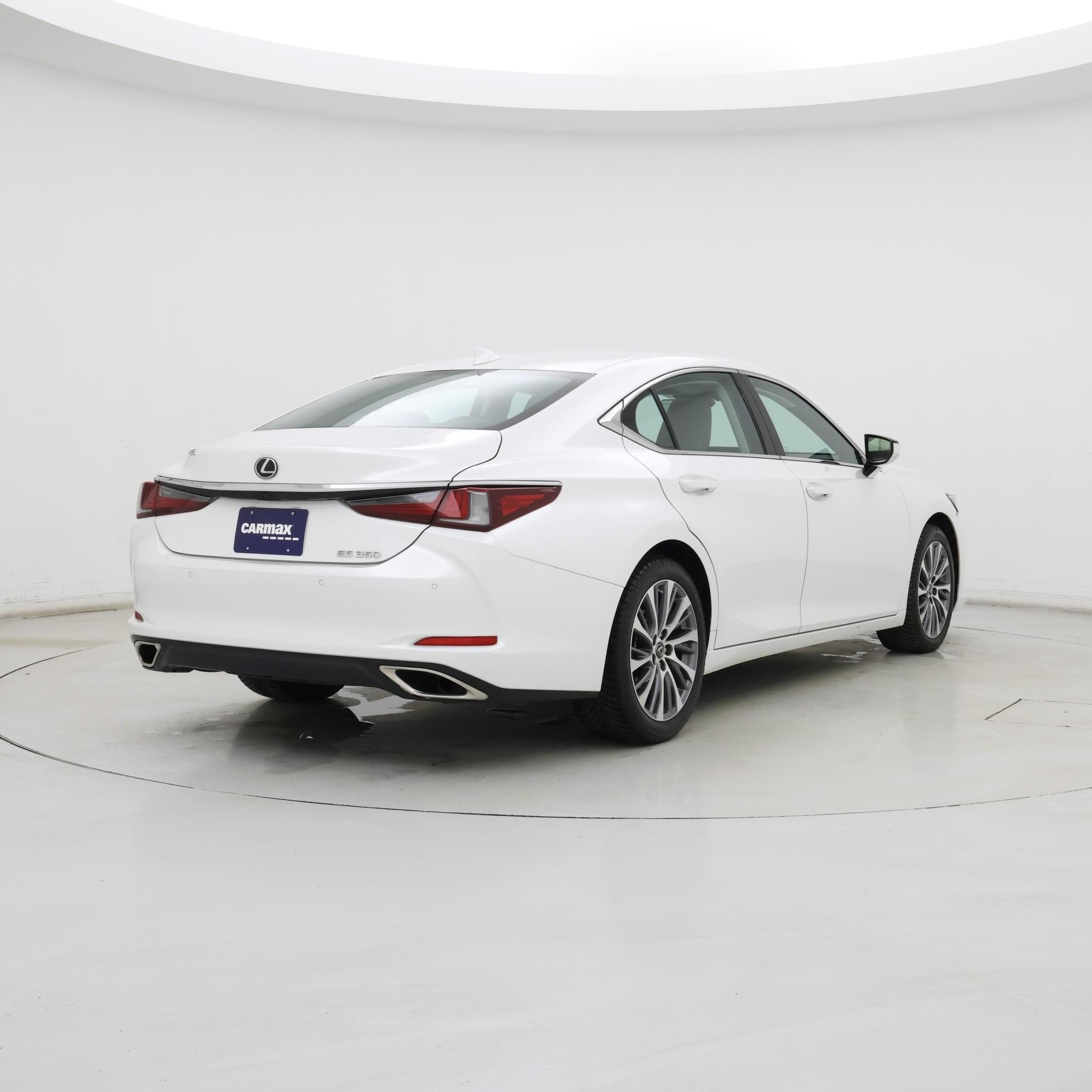 Thumbnail: 2020 Lexus ES - 8