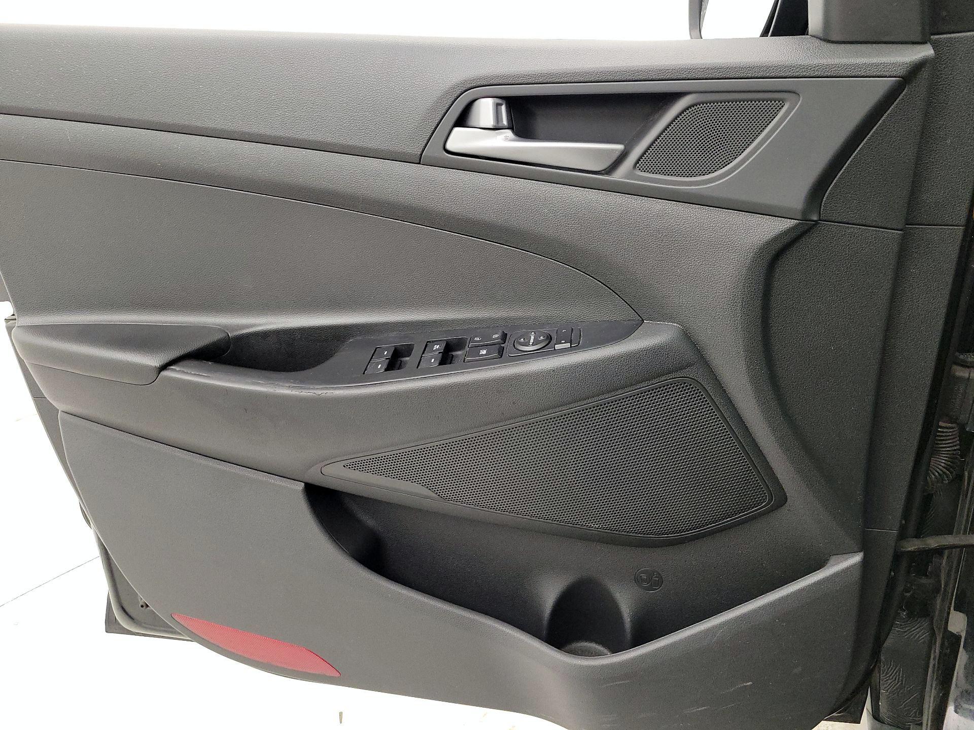 Thumbnail: 2017 Hyundai Tucson - 12