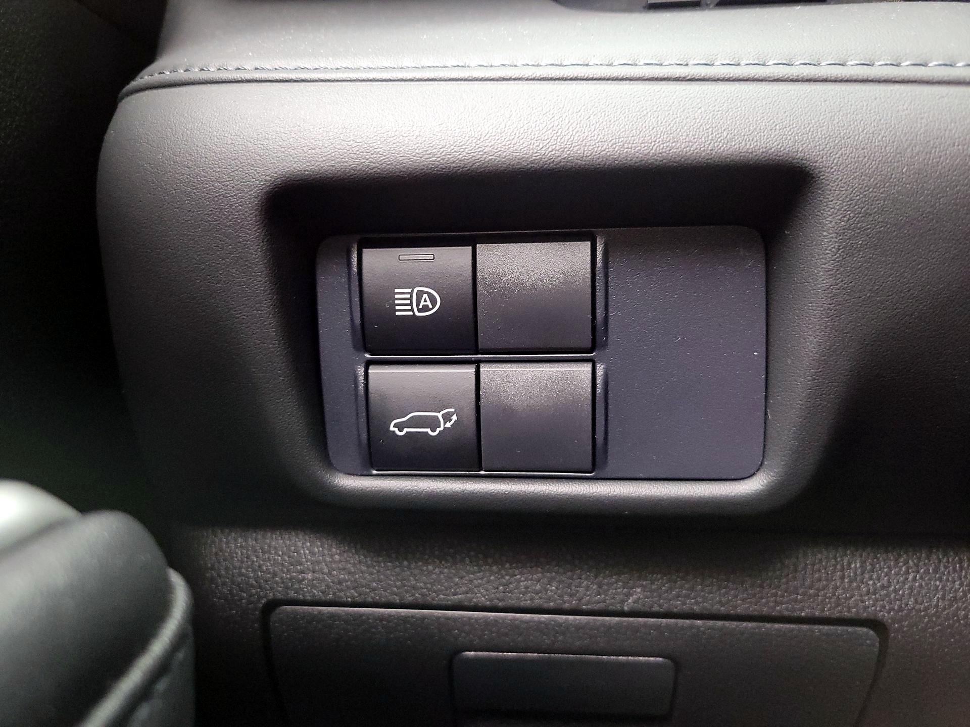 Thumbnail: 2021 Toyota Highlander - 13