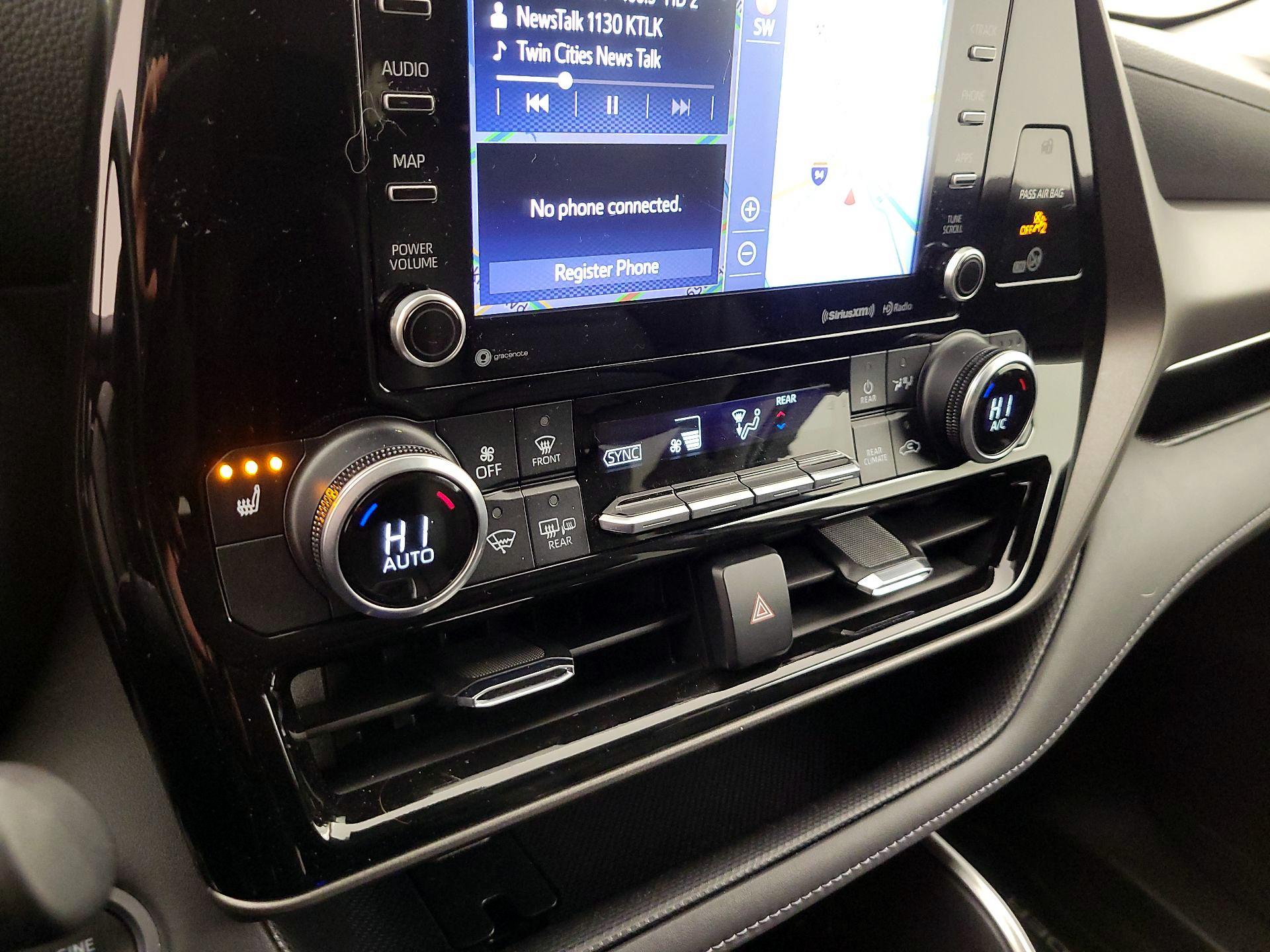 Thumbnail: 2021 Toyota Highlander - 17