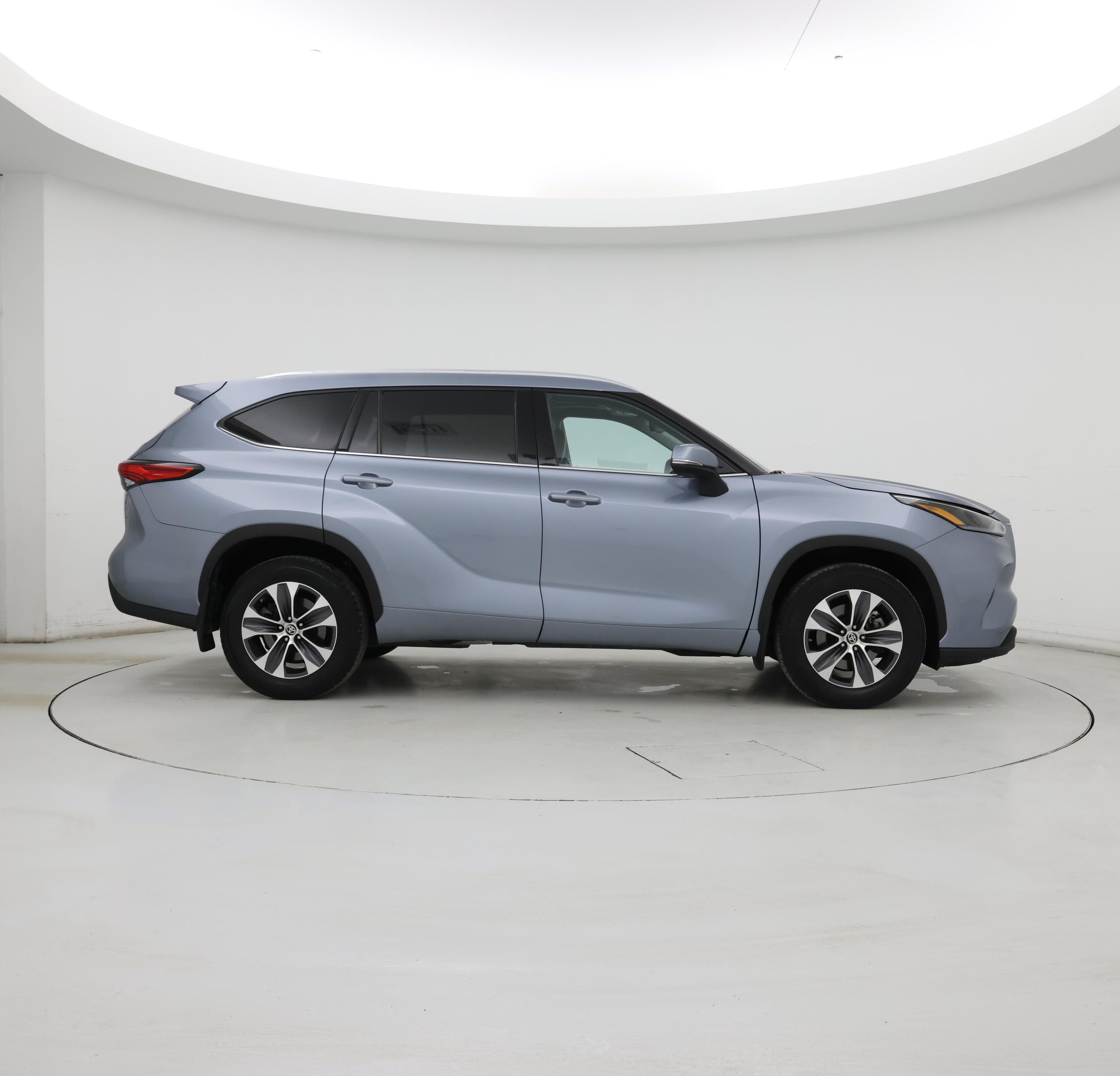 Thumbnail: 2021 Toyota Highlander - 7