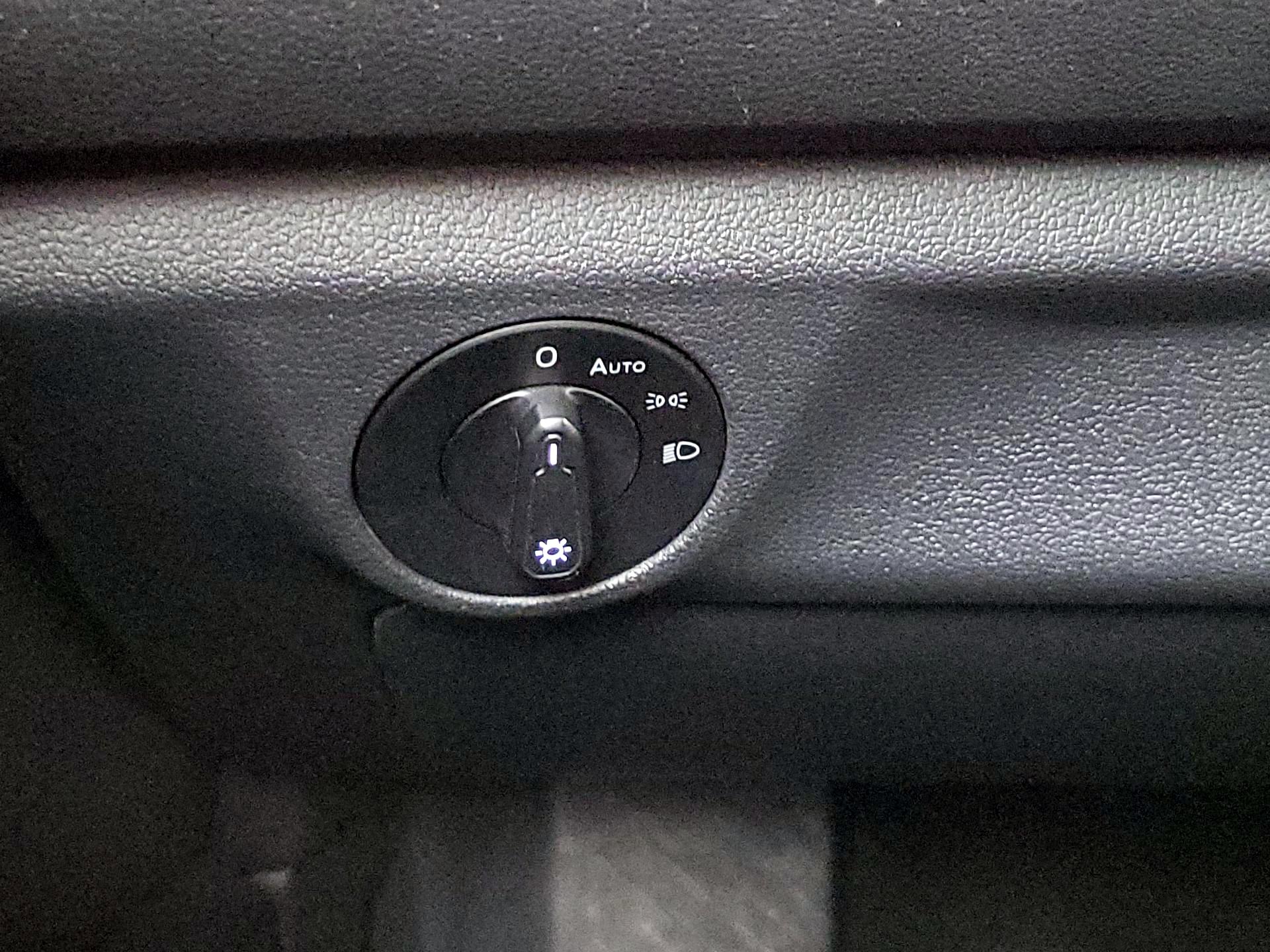 Thumbnail: 2019 Volkswagen Jetta - 13