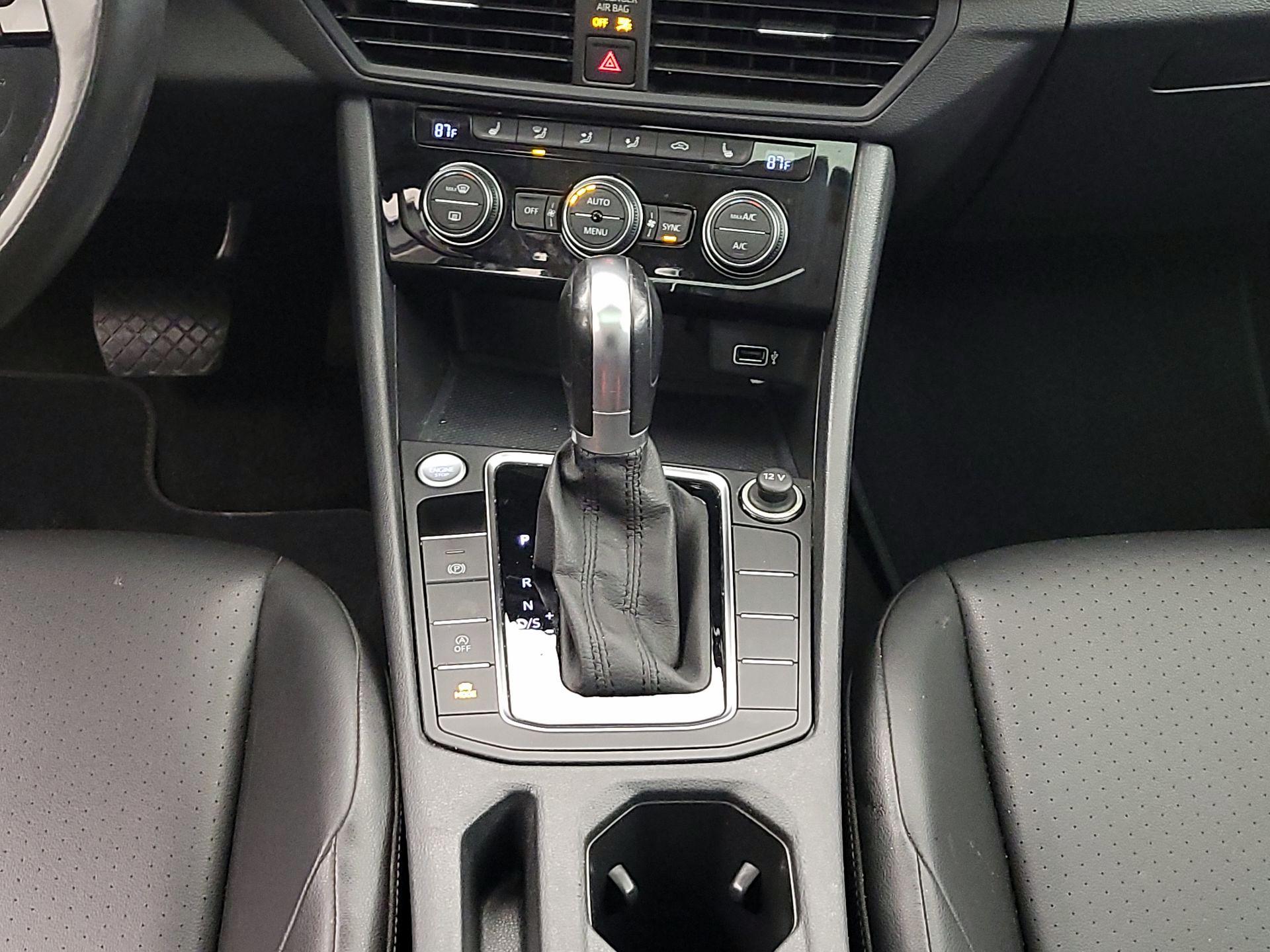 Thumbnail: 2019 Volkswagen Jetta - 17