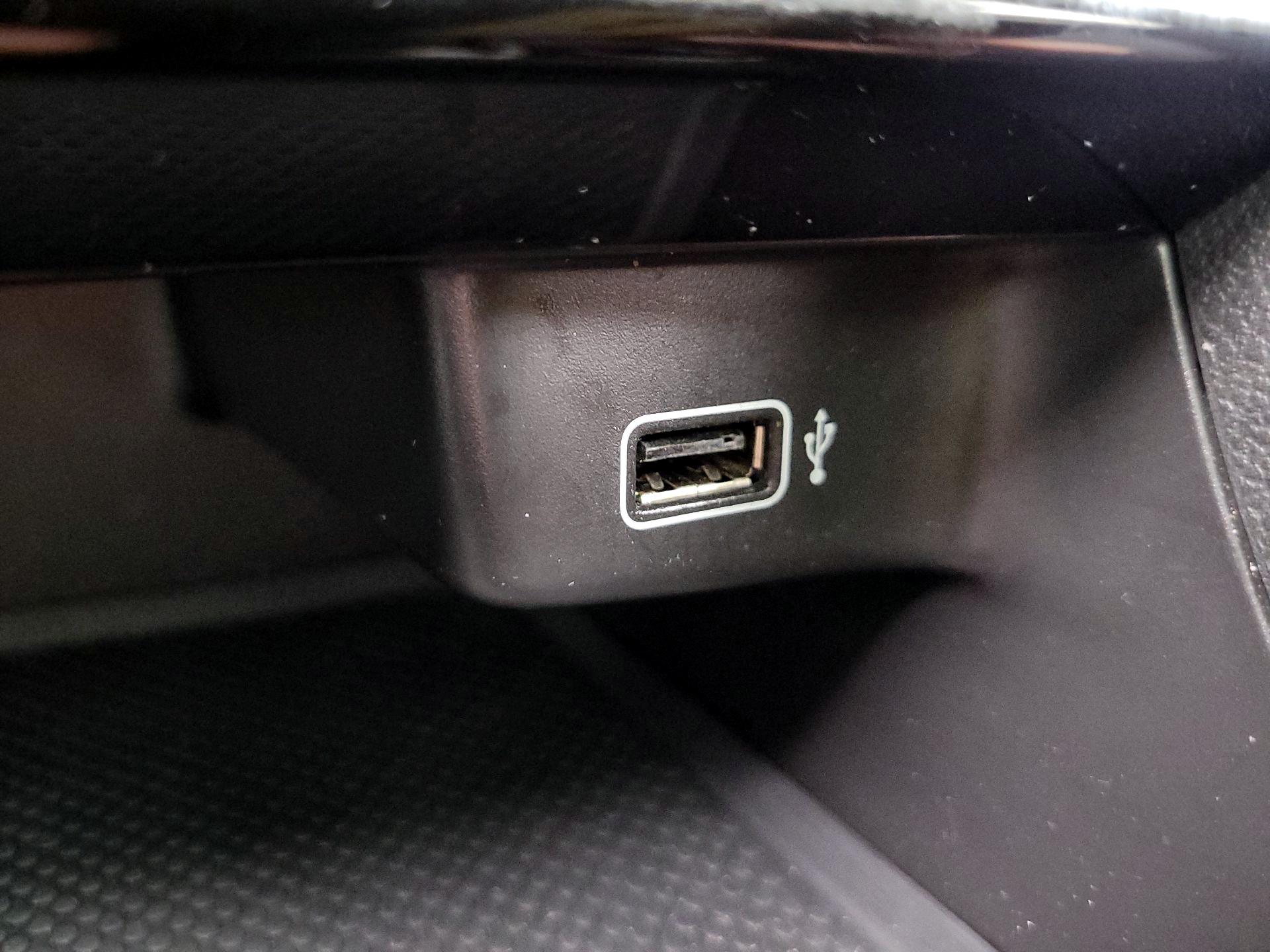 Thumbnail: 2019 Volkswagen Jetta - 18