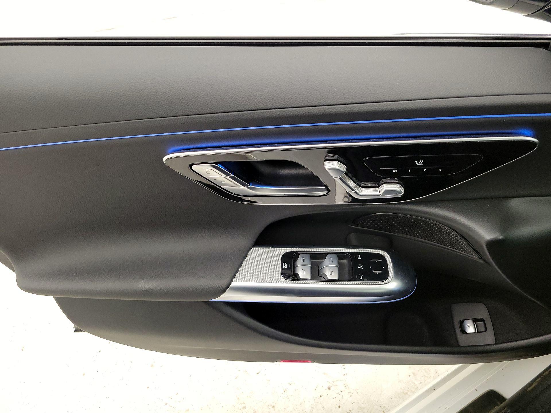 Thumbnail: 2025 Mercedes-Benz E-Class - 12