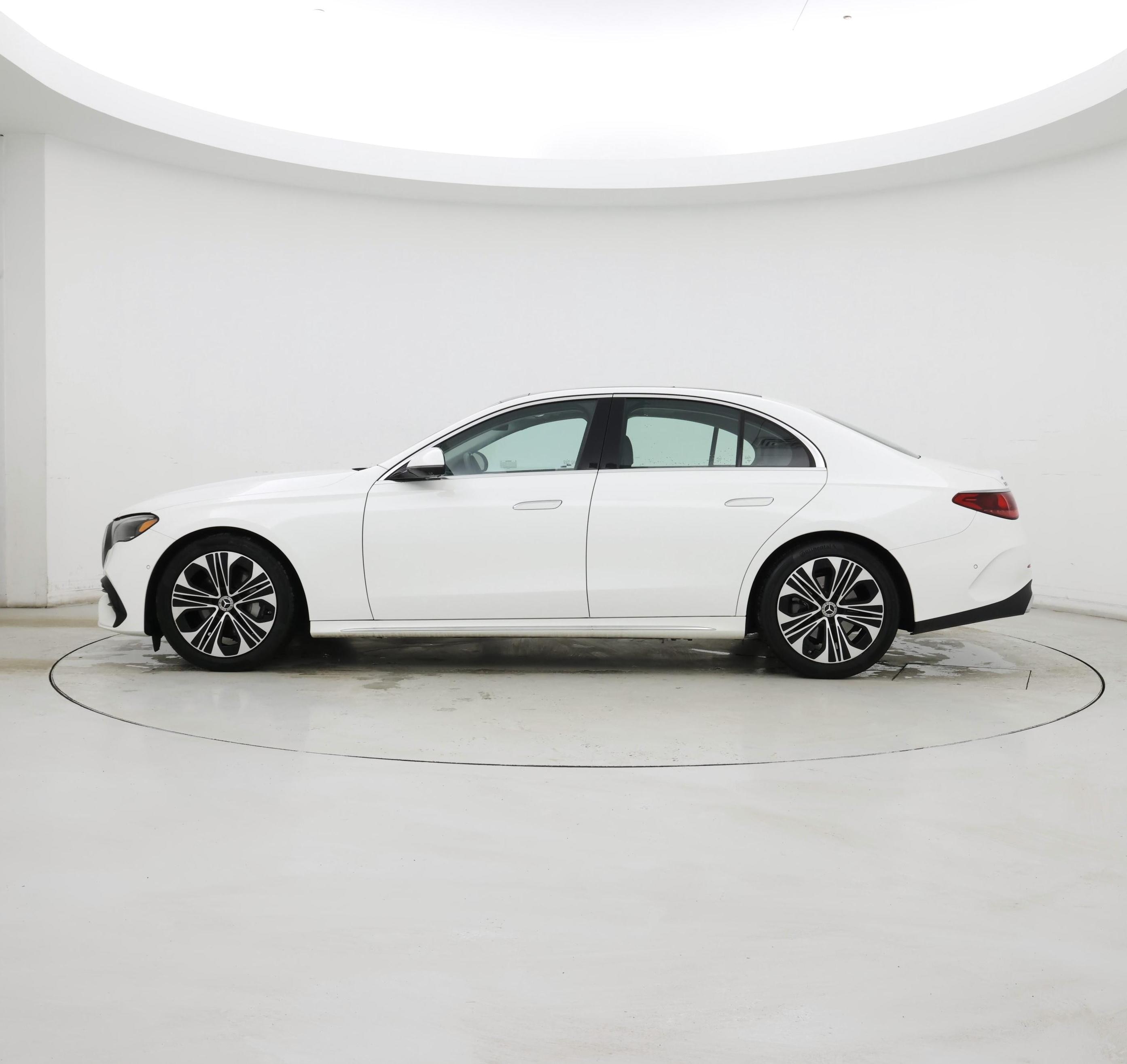 Thumbnail: 2025 Mercedes-Benz E-Class - 3