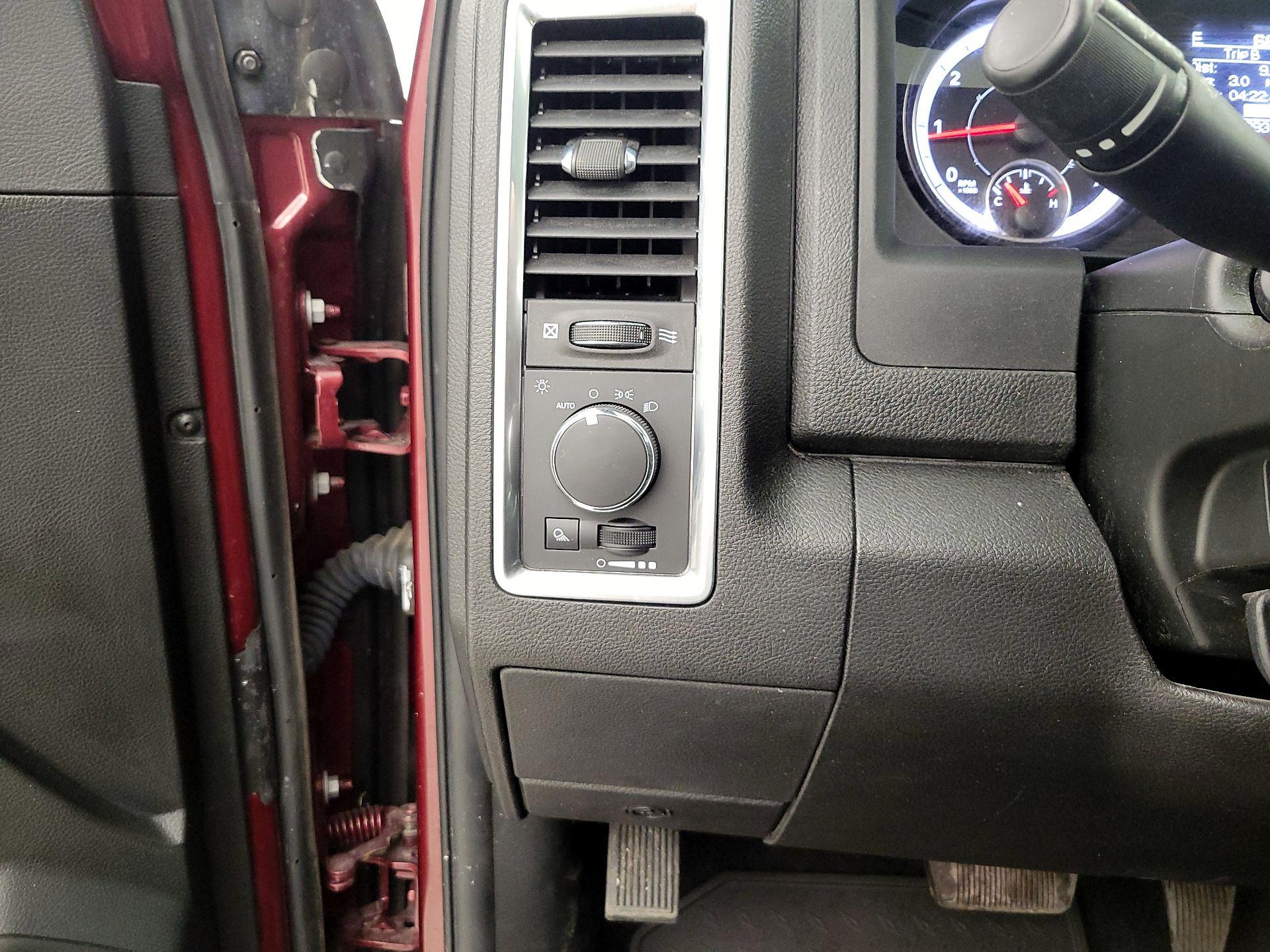 Thumbnail: 2021 RAM 1500 Classic - 13