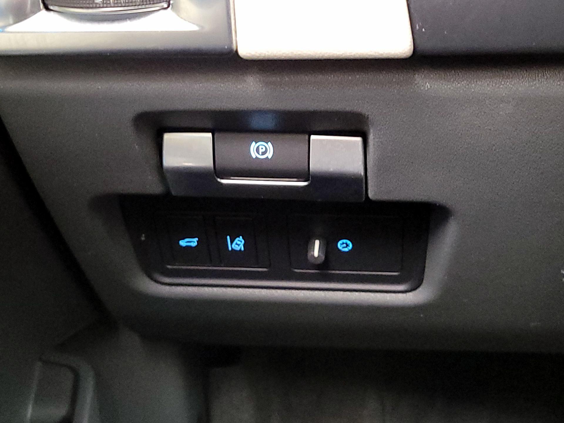 Thumbnail: 2020 Jaguar E-Pace - 13