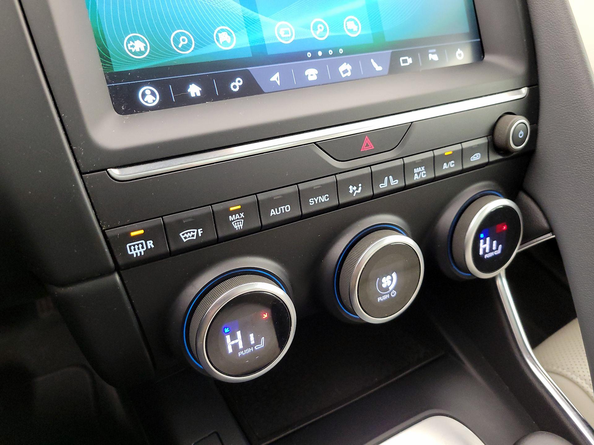 Thumbnail: 2020 Jaguar E-Pace - 17