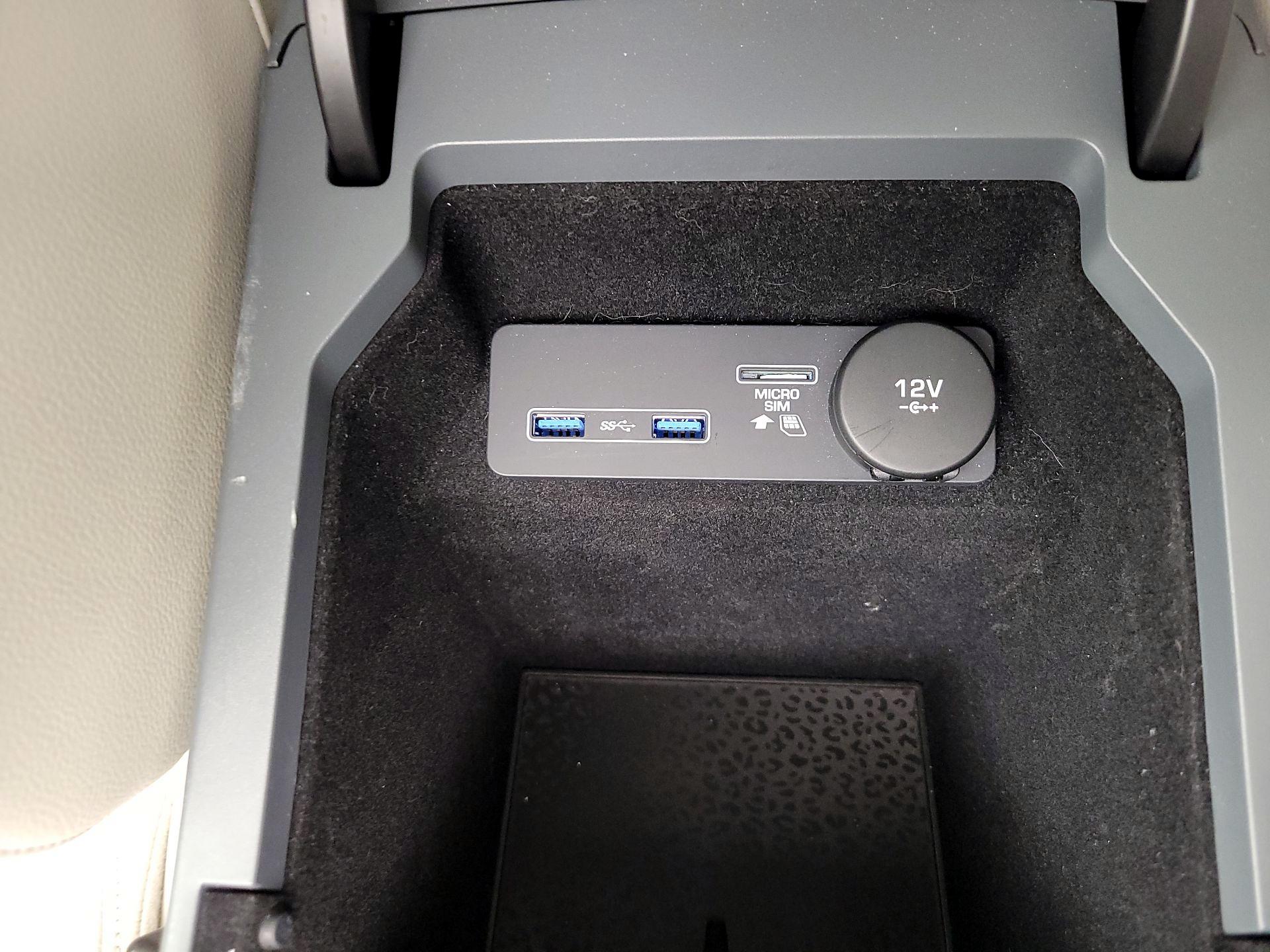 Thumbnail: 2020 Jaguar E-Pace - 19