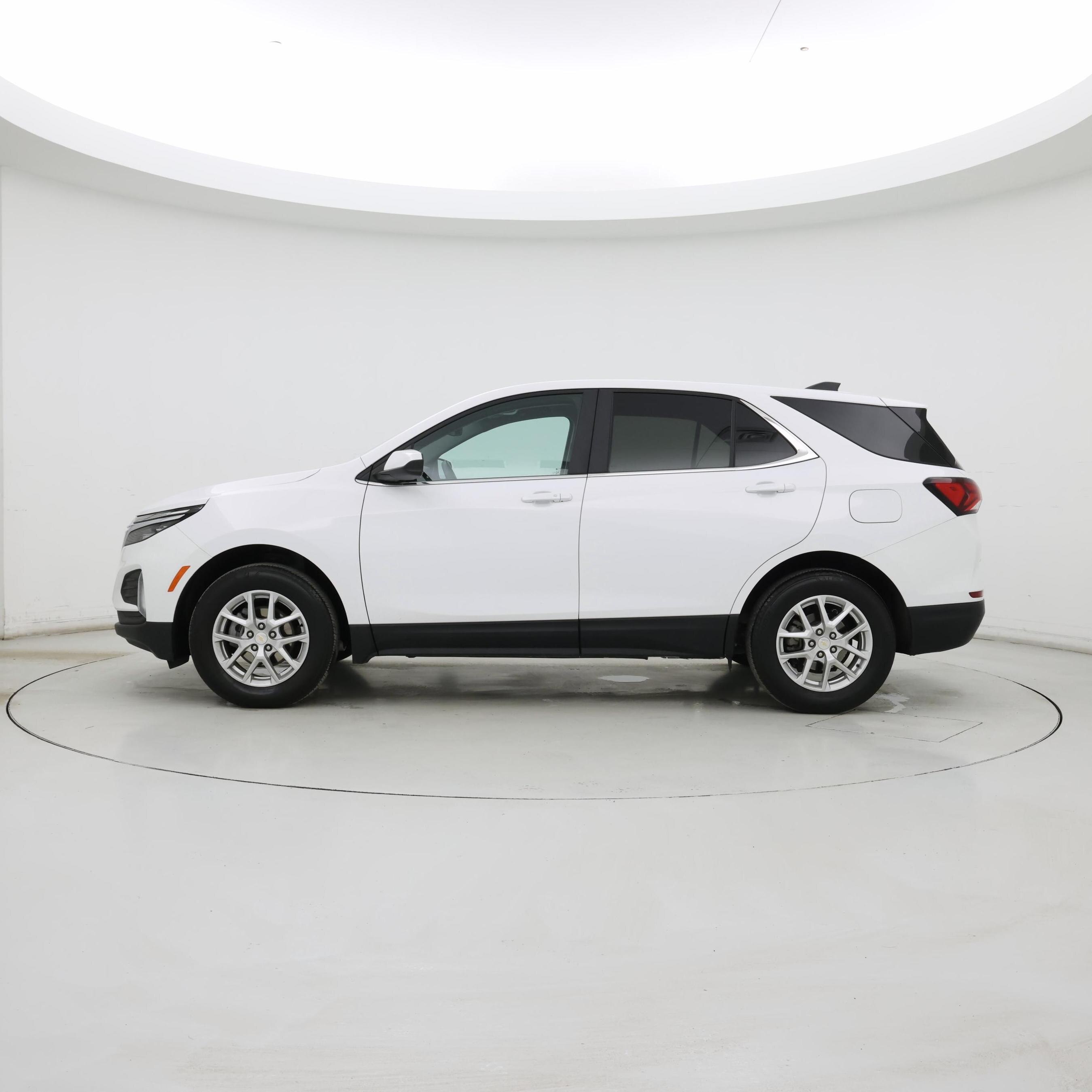 Thumbnail: 2023 Chevrolet Equinox - 3