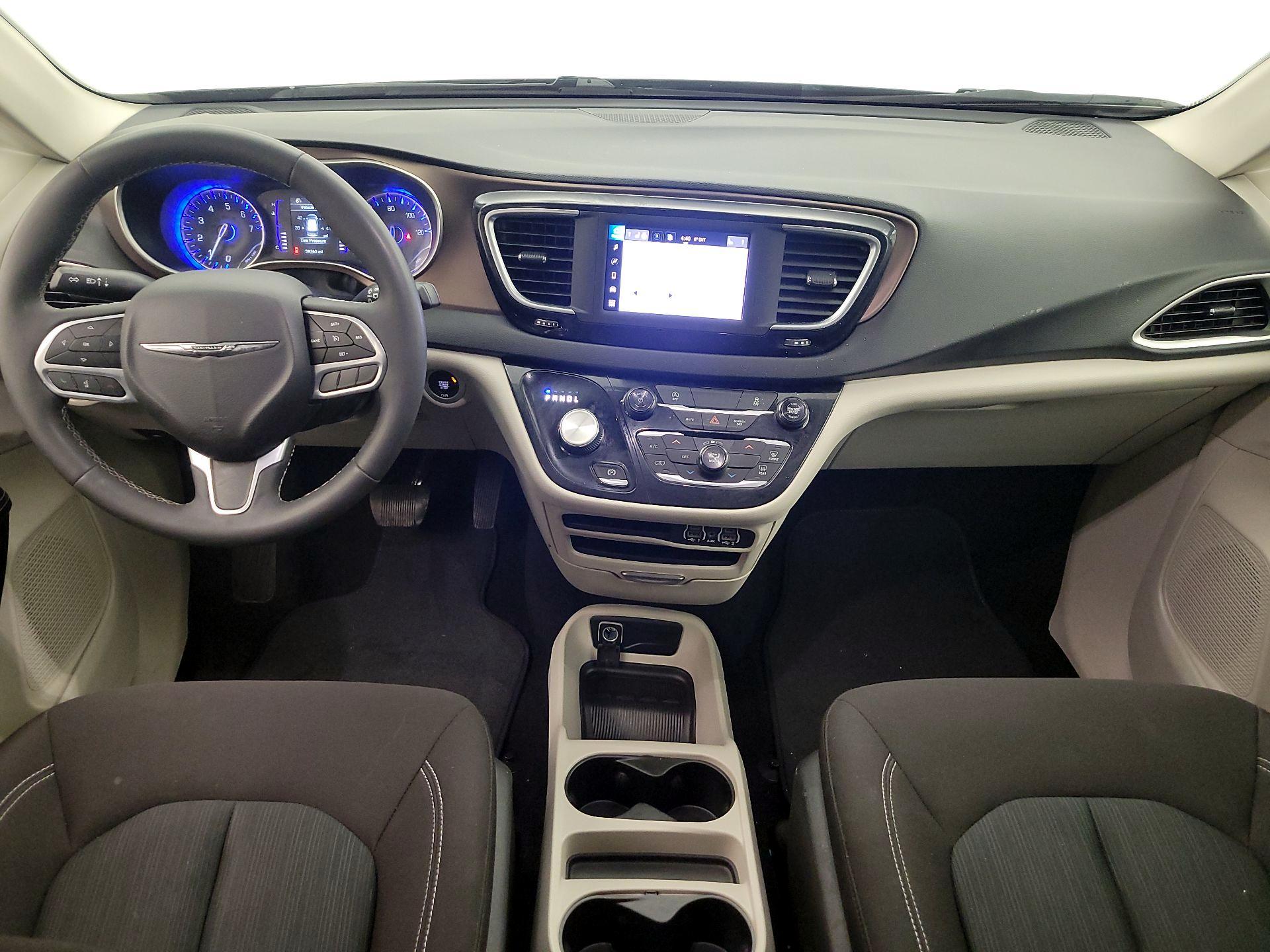 Thumbnail: 2023 Chrysler Voyager - 9