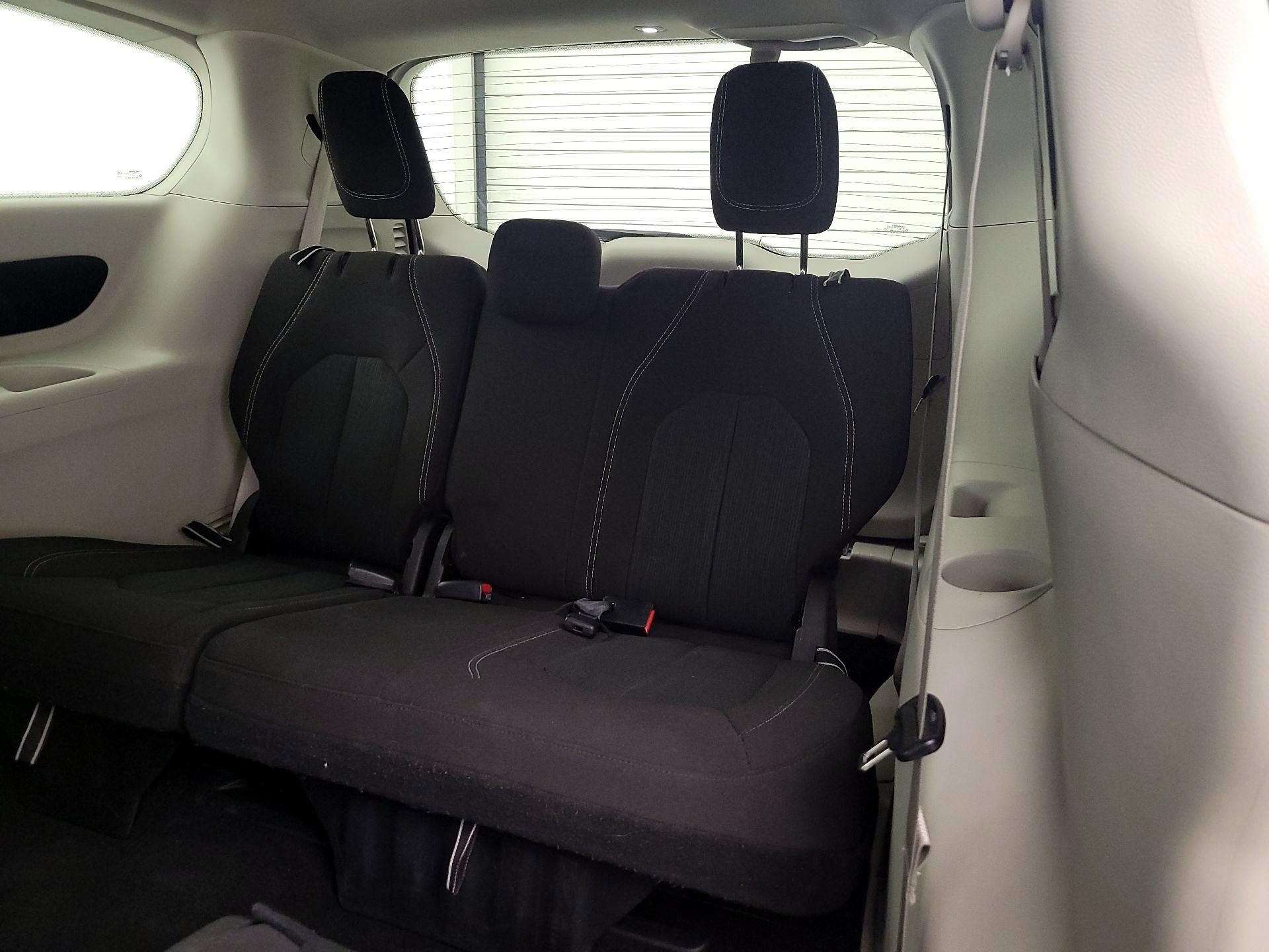 Thumbnail: 2023 Chrysler Voyager - 20