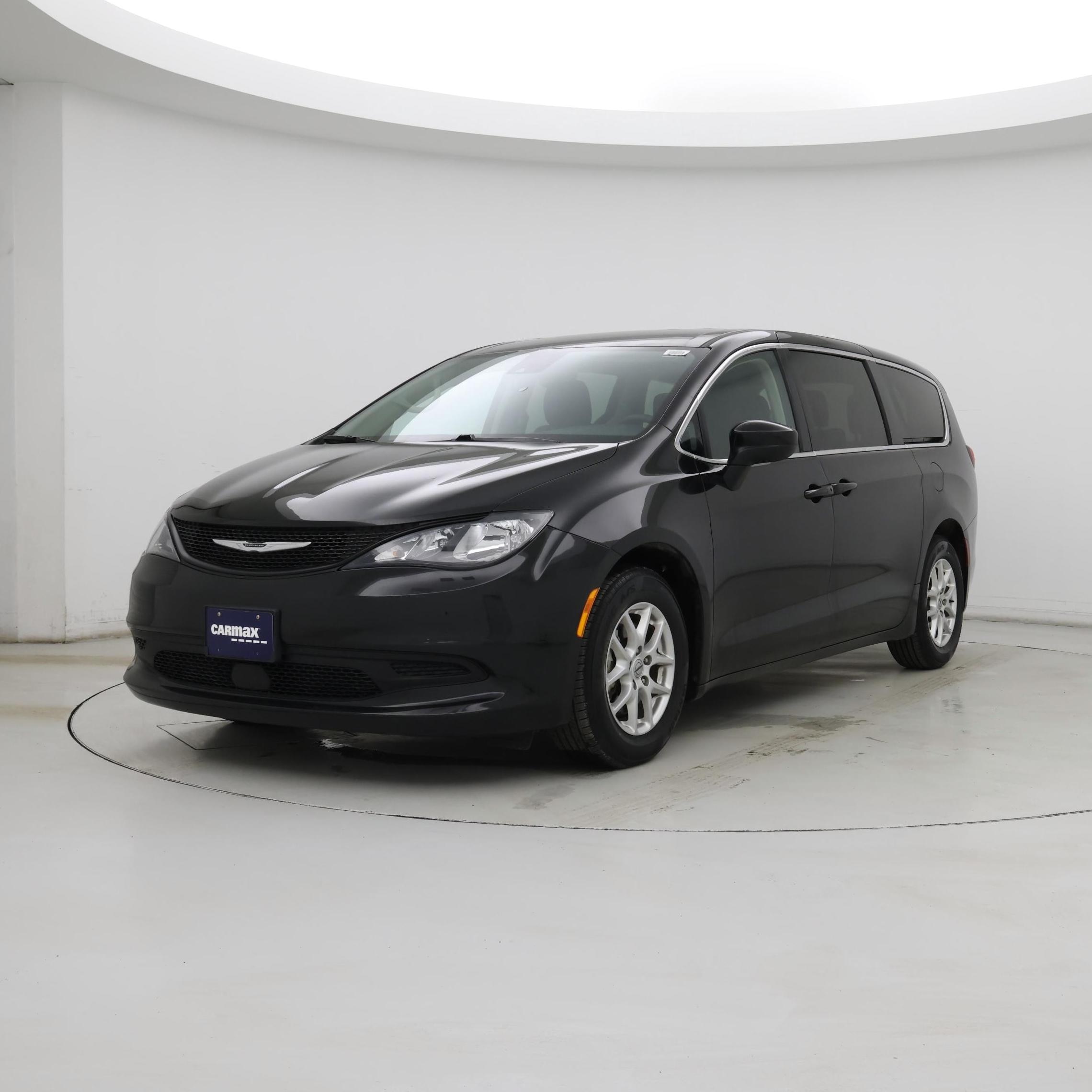 Thumbnail: 2023 Chrysler Voyager - 4