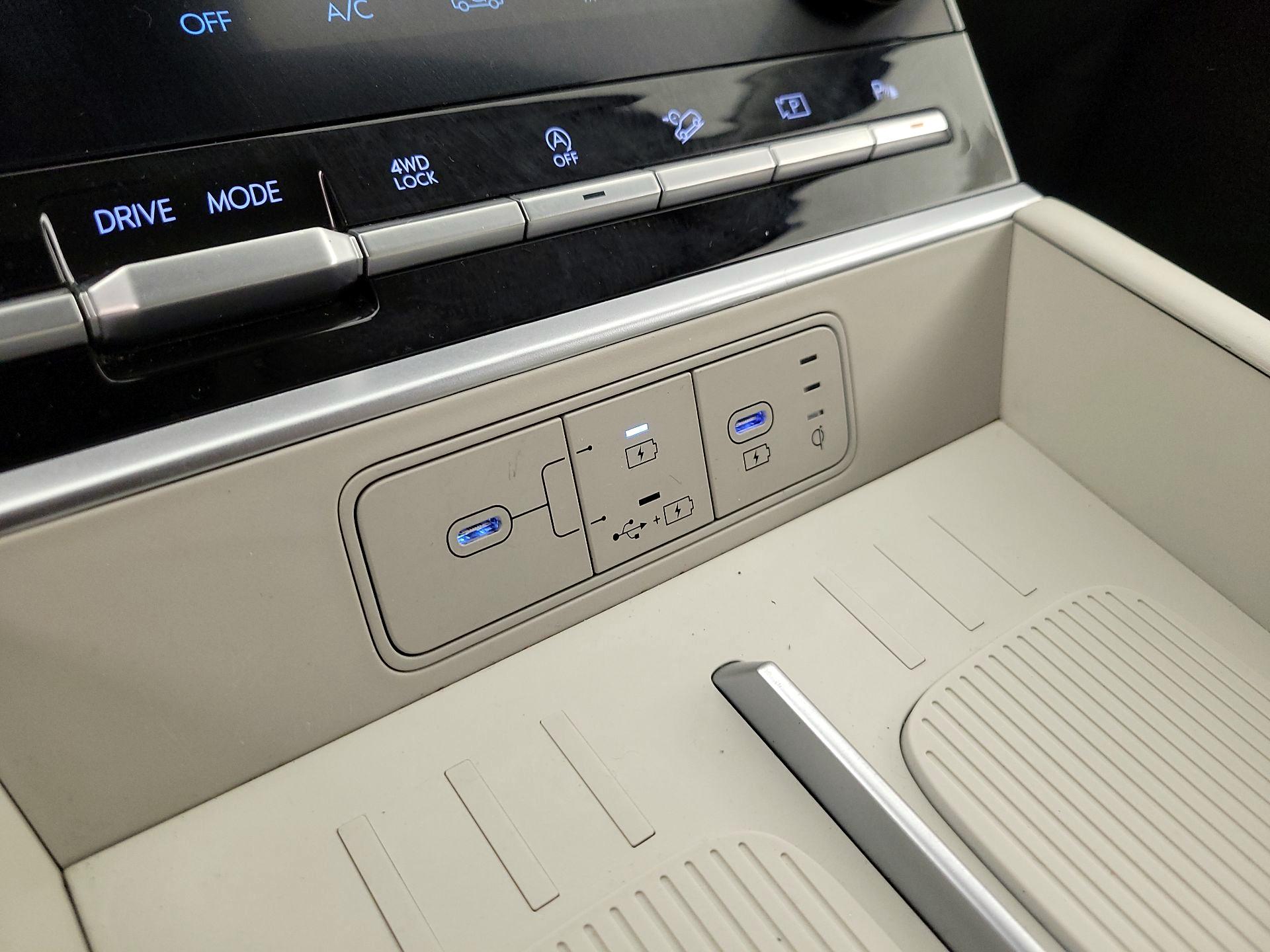 Thumbnail: 2024 Hyundai Santa Fe - 18