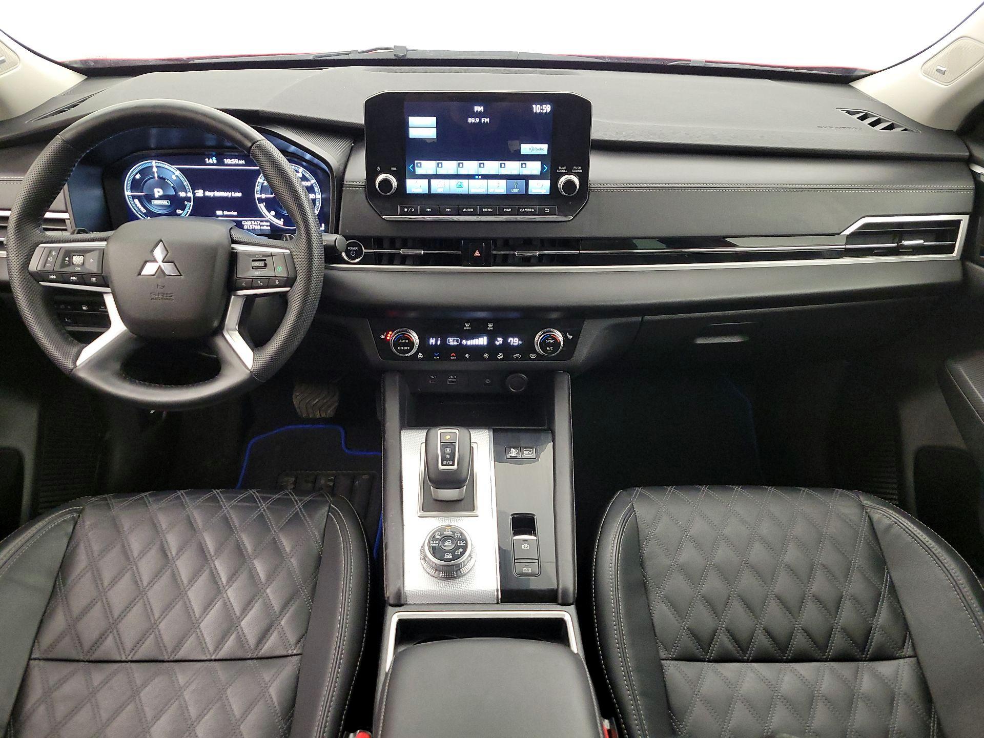 Thumbnail: 2023 Mitsubishi Outlander - 9