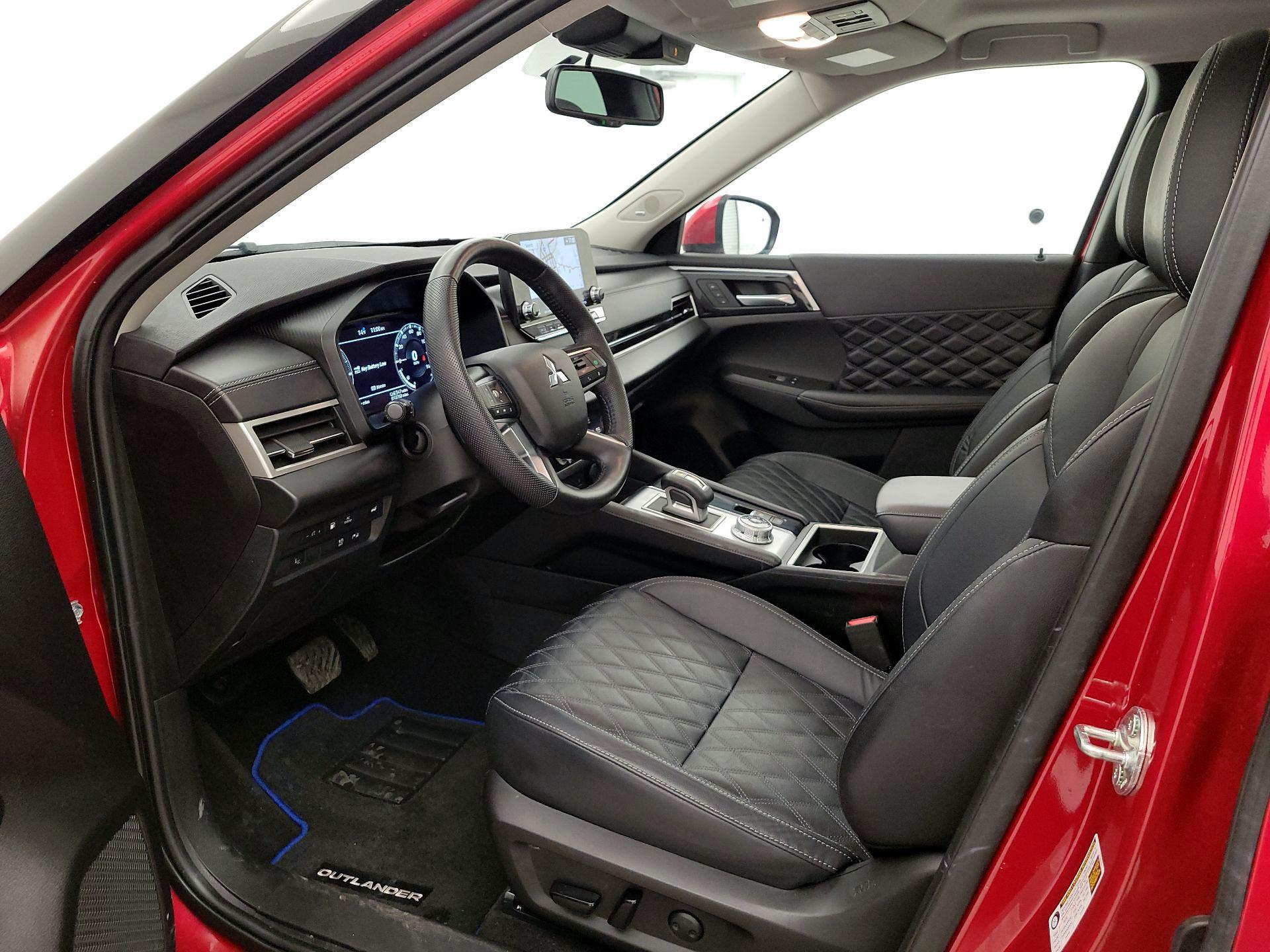 Thumbnail: 2023 Mitsubishi Outlander - 11