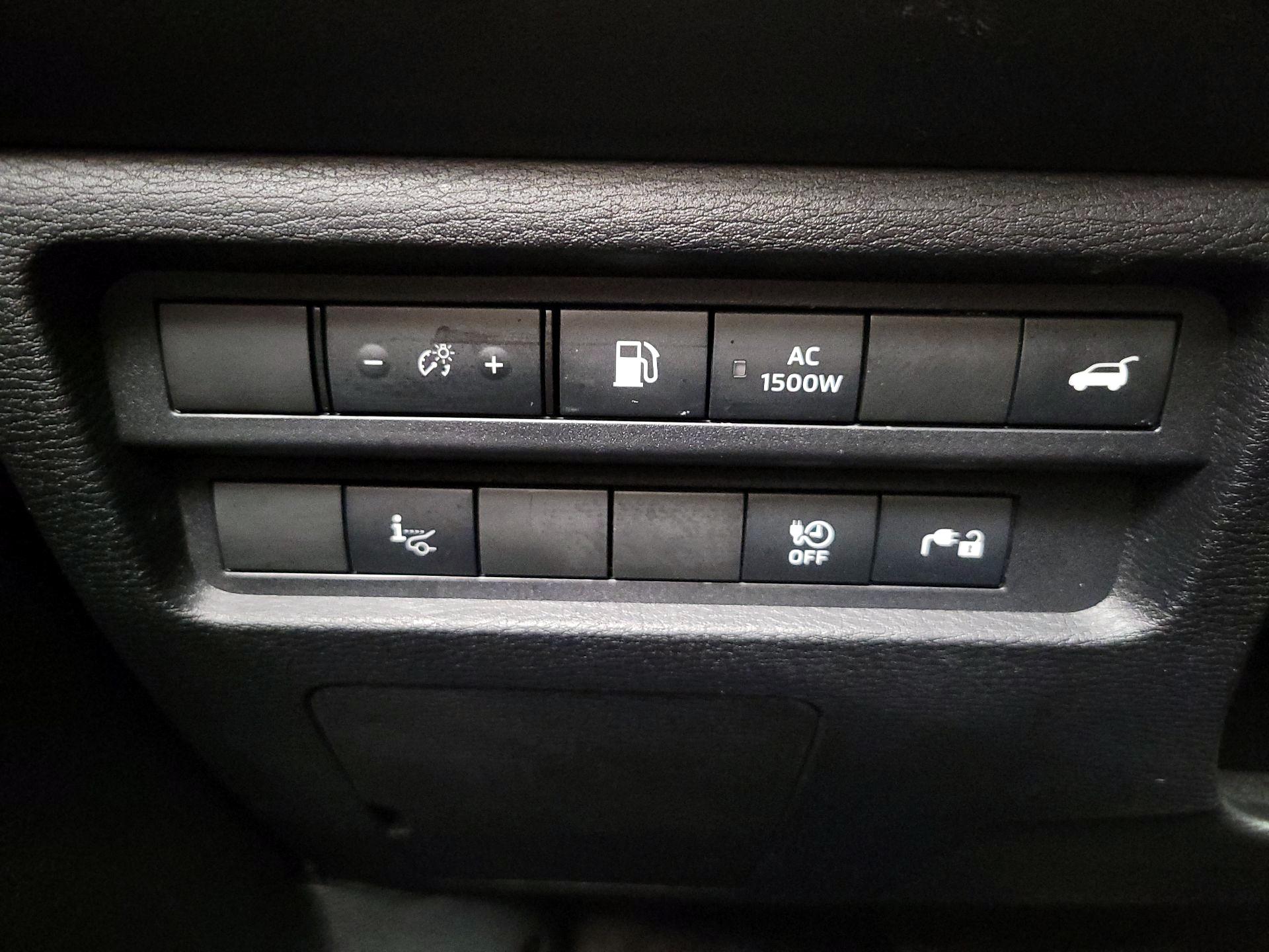 Thumbnail: 2023 Mitsubishi Outlander - 13