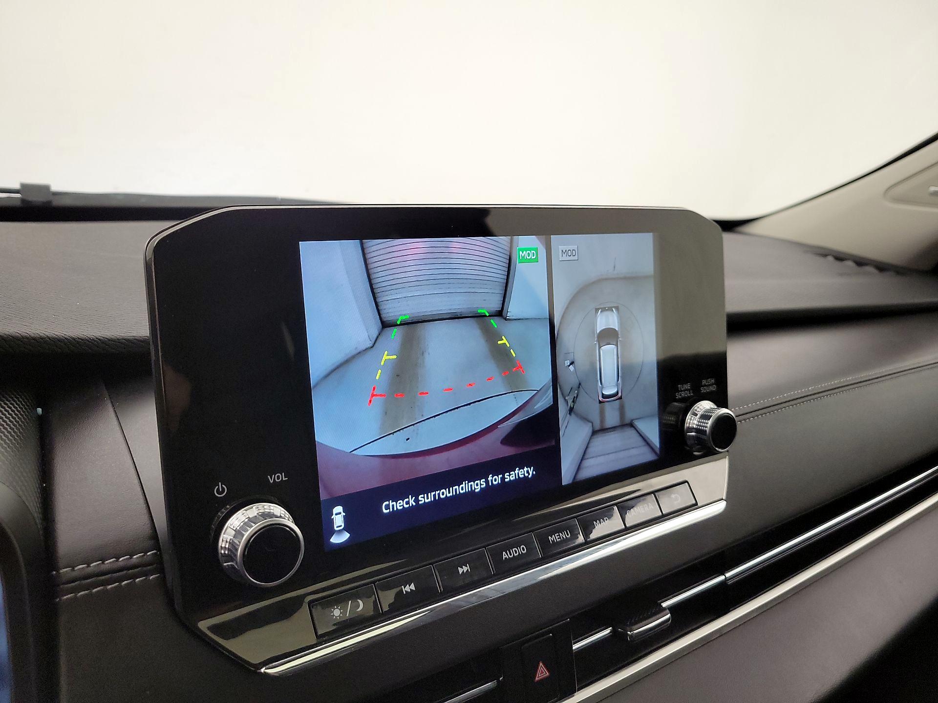 Thumbnail: 2023 Mitsubishi Outlander - 15