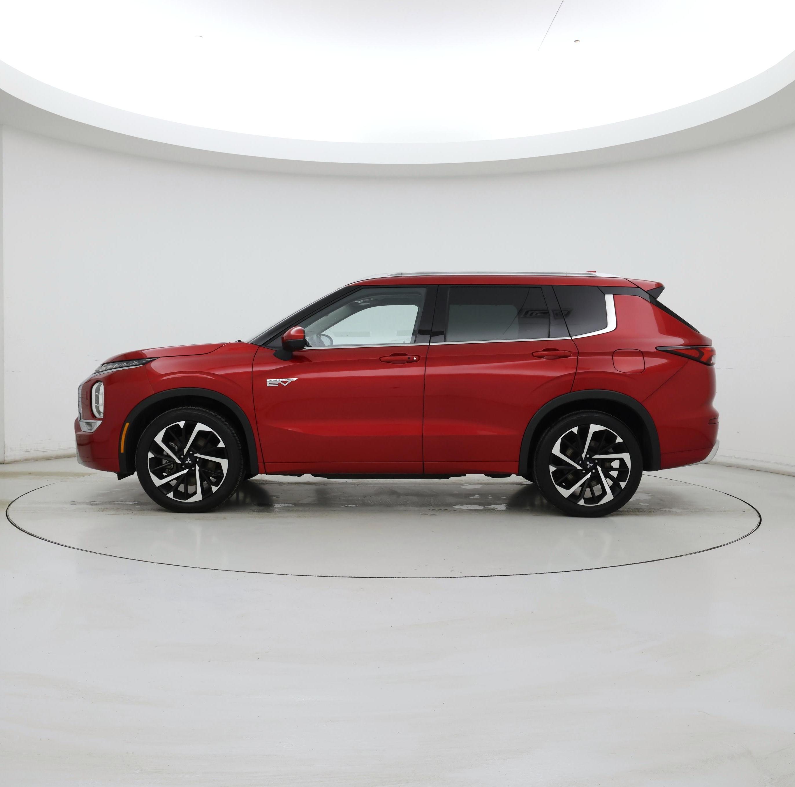 Thumbnail: 2023 Mitsubishi Outlander - 3