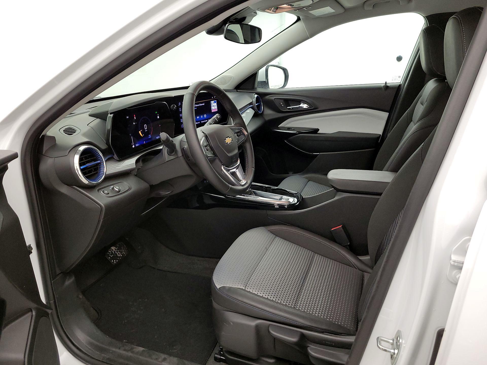 Thumbnail: 2025 Chevrolet Trax - 11