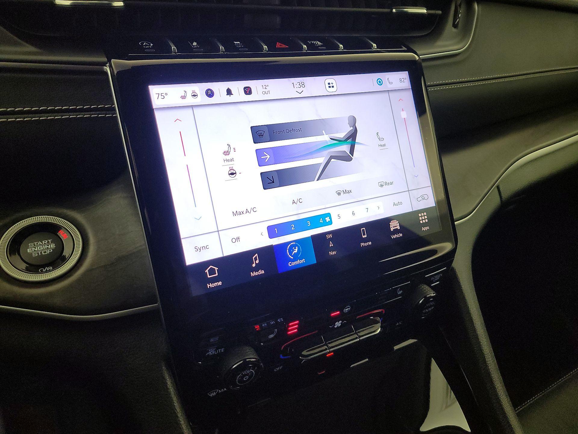 Thumbnail: 2023 Jeep Grand Cherokee - 17