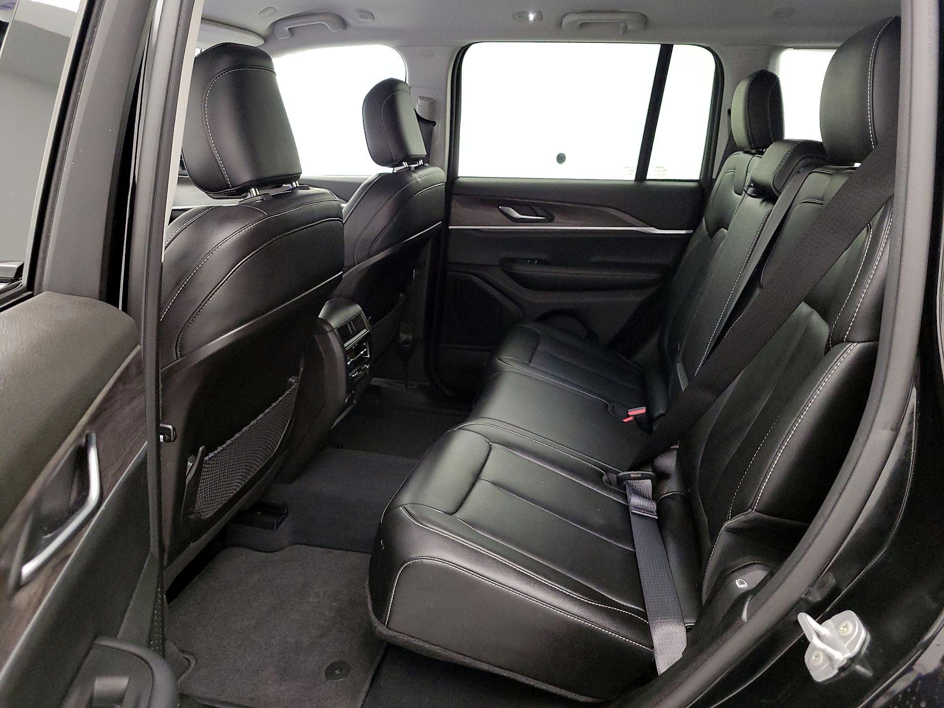 Thumbnail: 2023 Jeep Grand Cherokee - 20