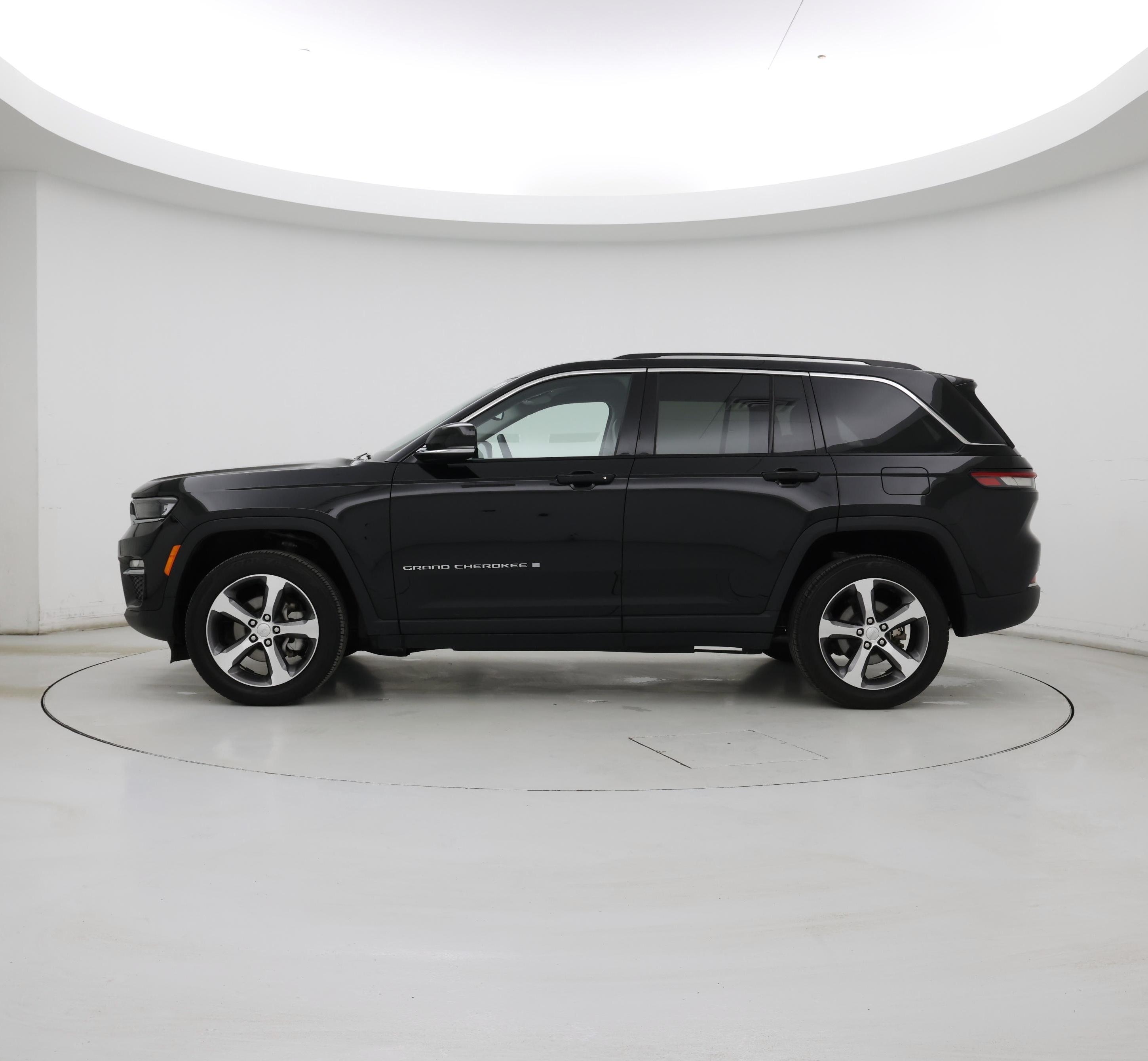 Thumbnail: 2023 Jeep Grand Cherokee - 3