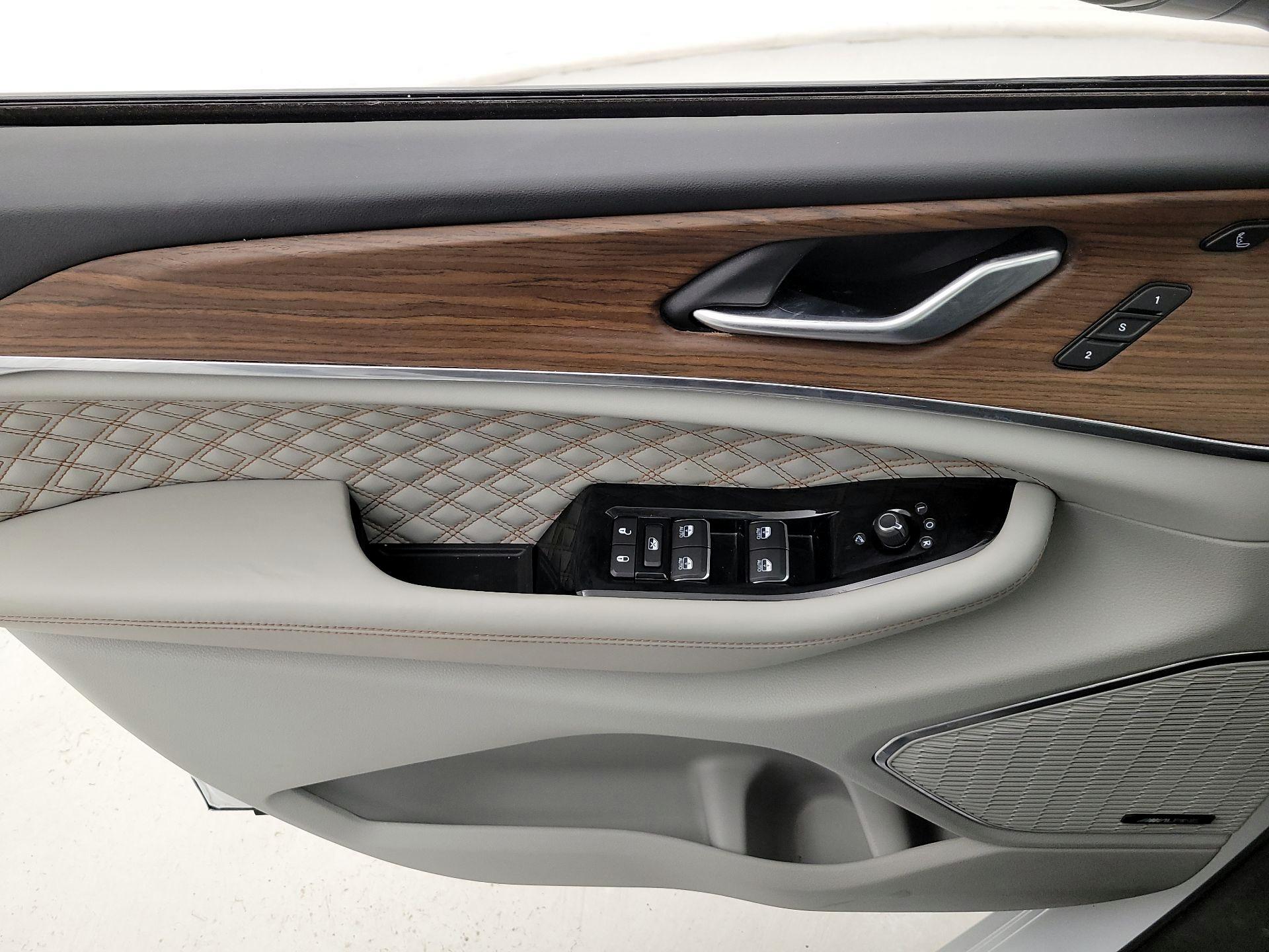 Thumbnail: 2022 Jeep Grand Cherokee - 12