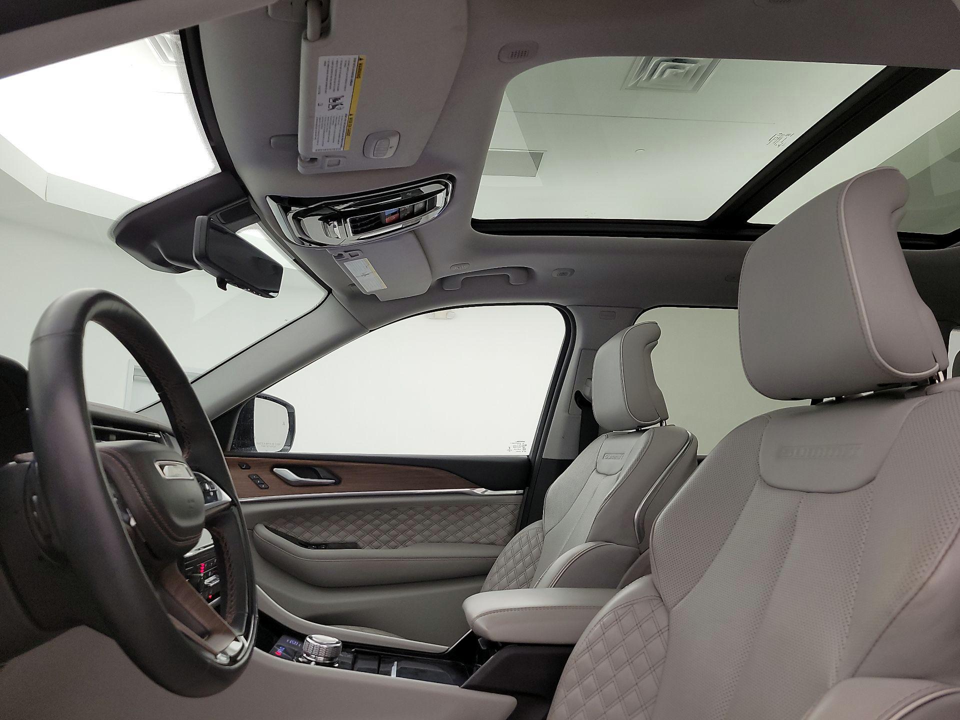 Thumbnail: 2022 Jeep Grand Cherokee - 20