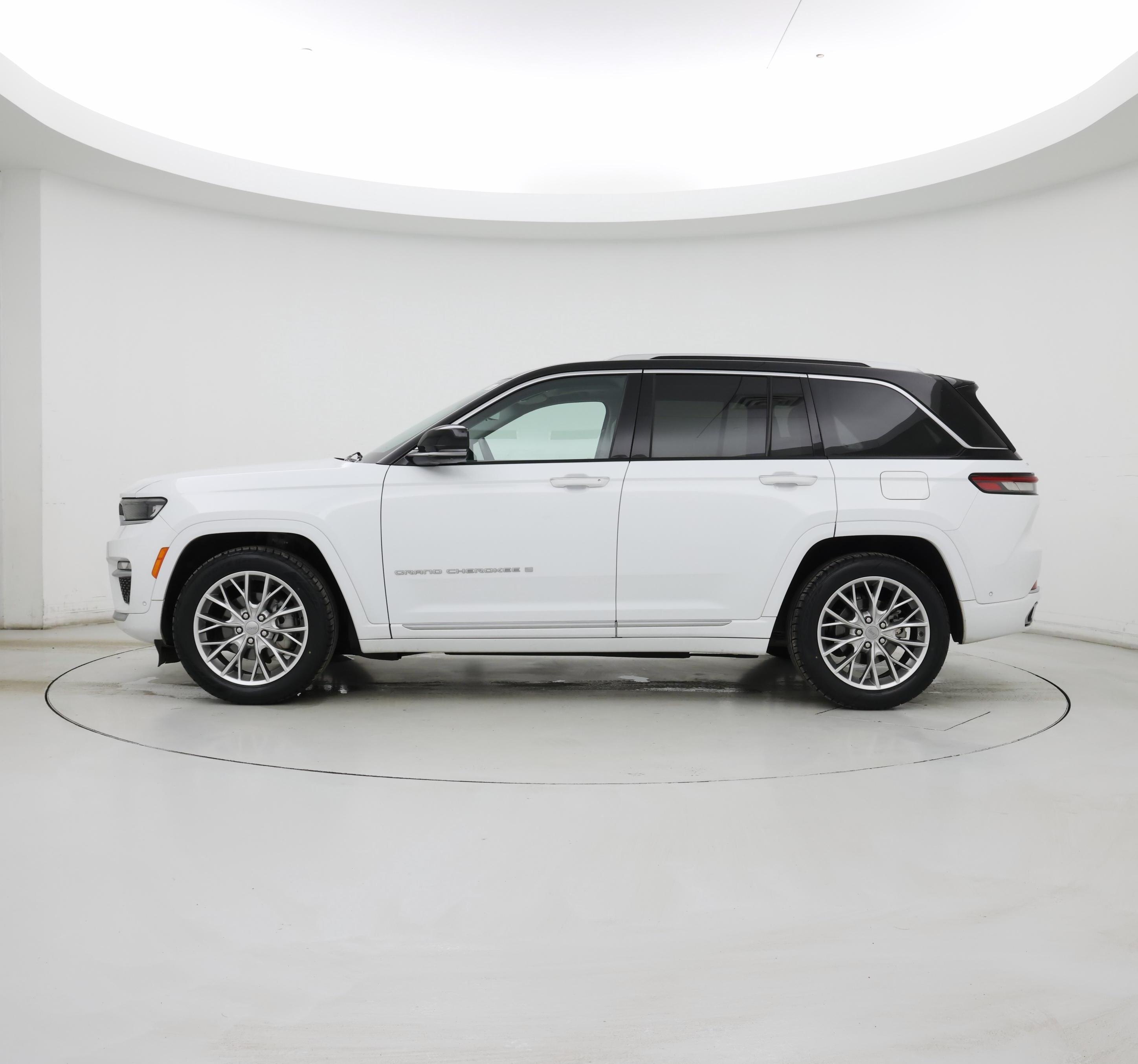 Thumbnail: 2022 Jeep Grand Cherokee - 3