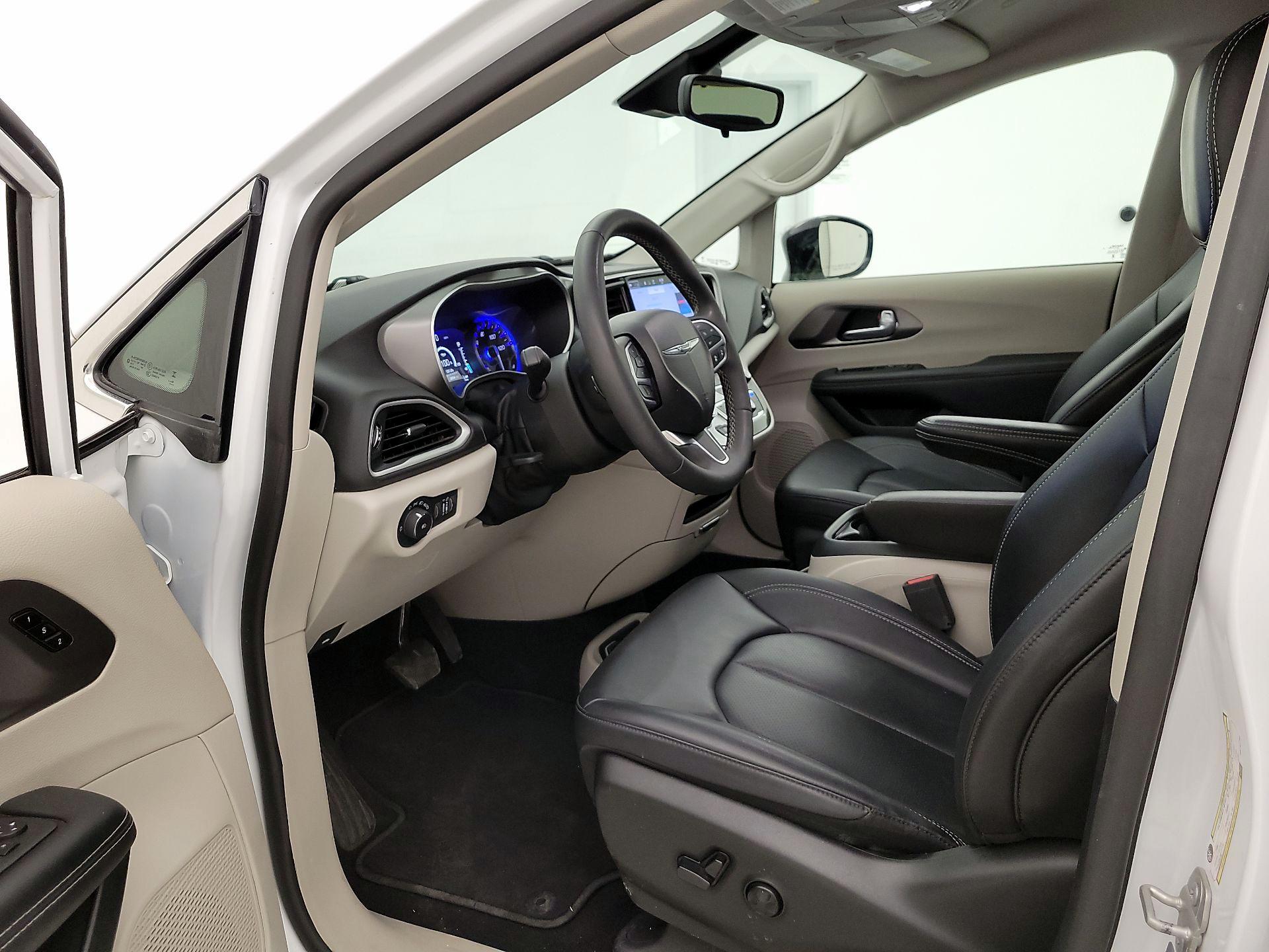 Thumbnail: 2024 Chrysler Pacifica - 11