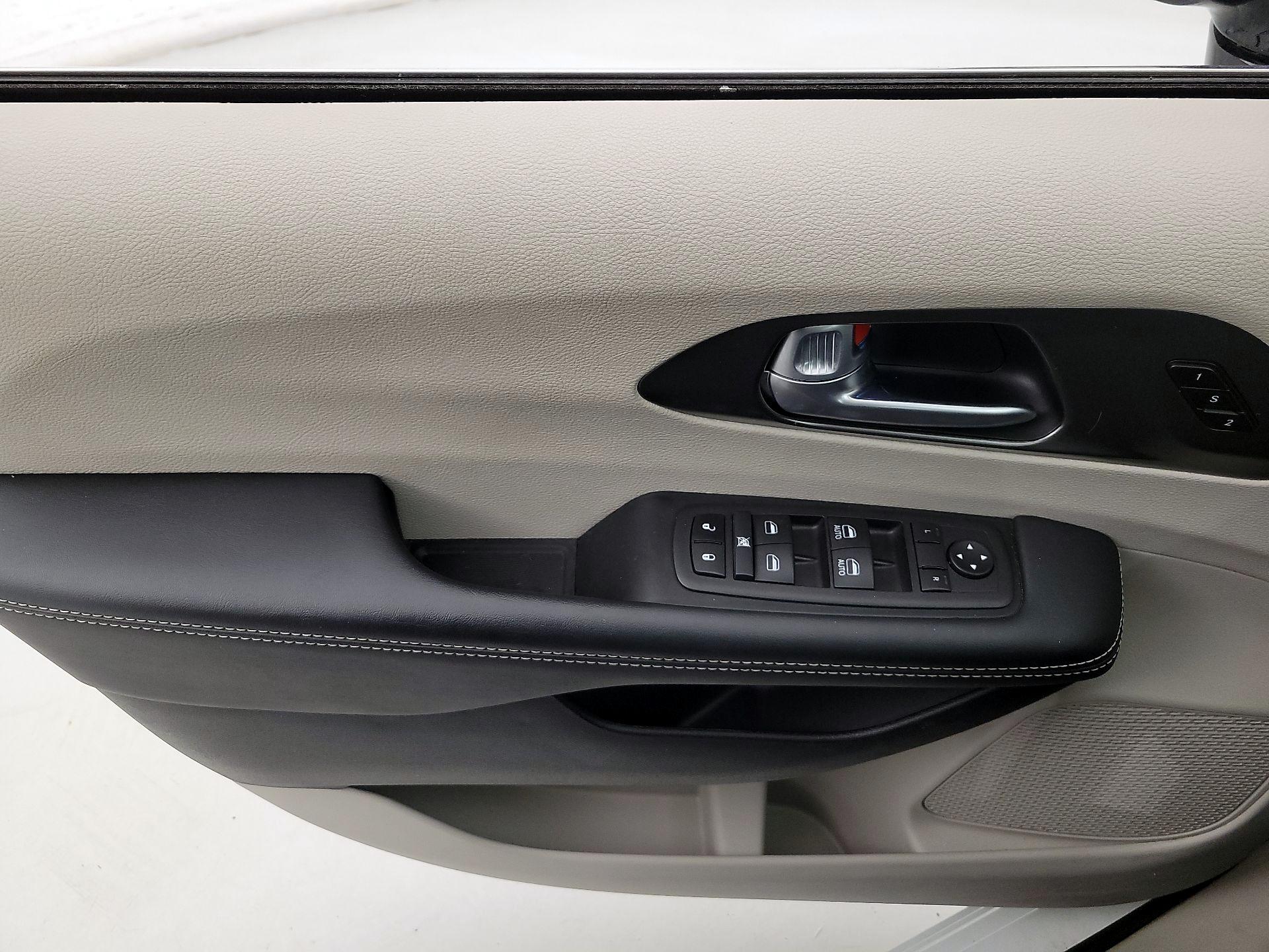 Thumbnail: 2024 Chrysler Pacifica - 12