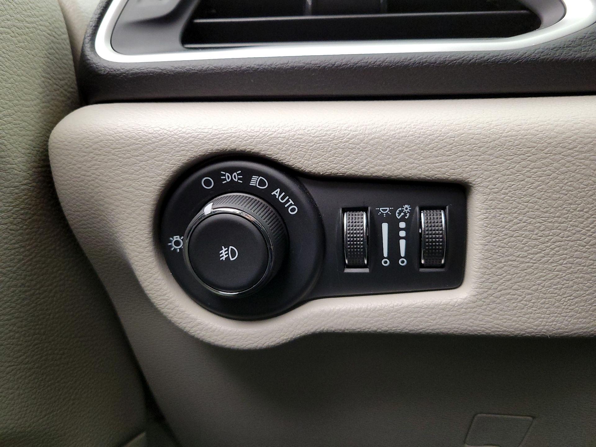 Thumbnail: 2024 Chrysler Pacifica - 13