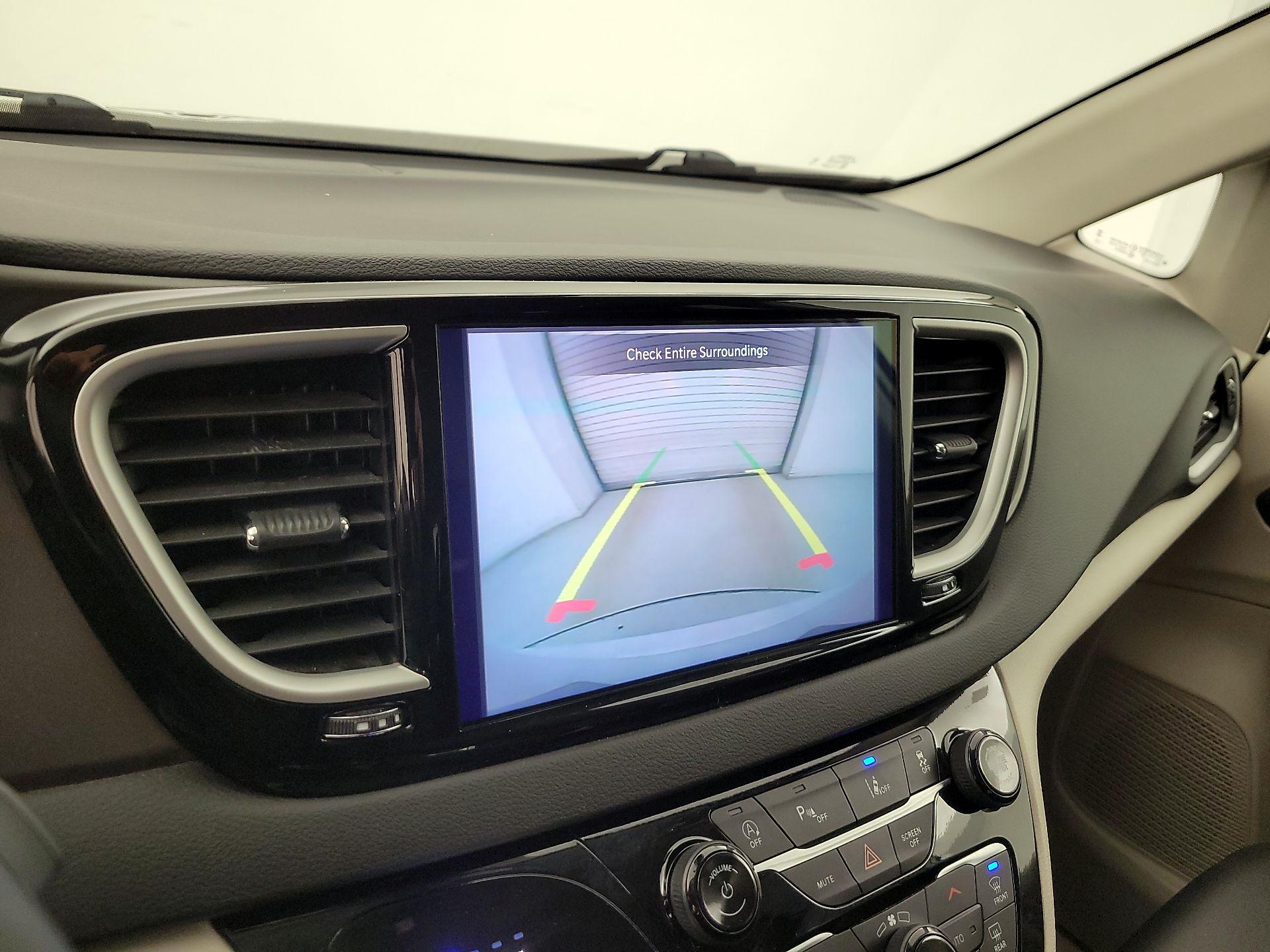 Thumbnail: 2024 Chrysler Pacifica - 14