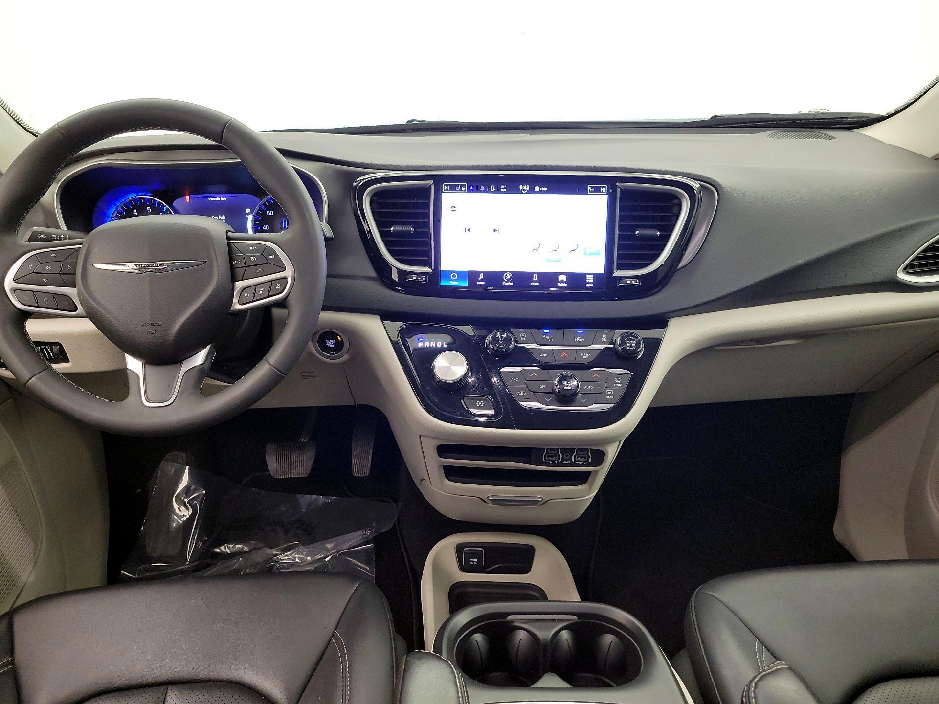 Thumbnail: 2024 Chrysler Pacifica - 9