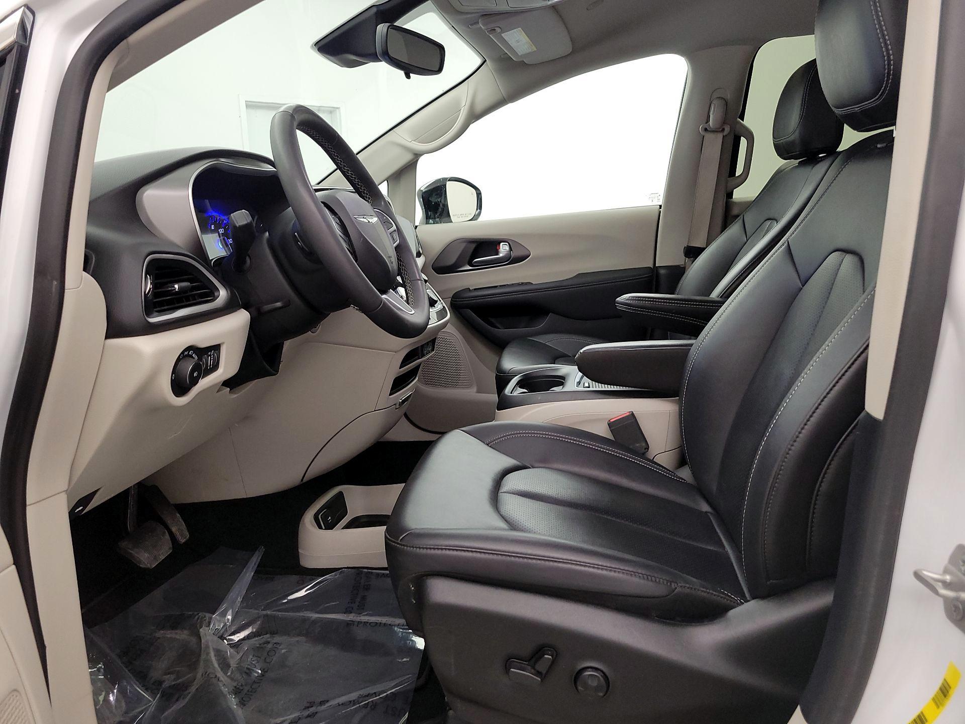 Thumbnail: 2024 Chrysler Pacifica - 11