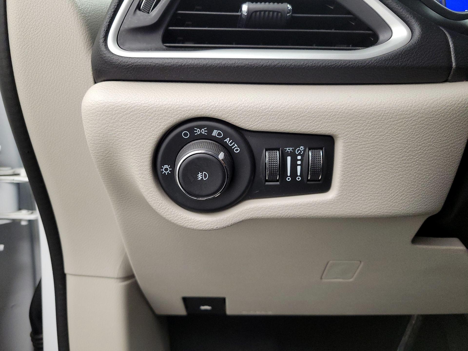 Thumbnail: 2024 Chrysler Pacifica - 13