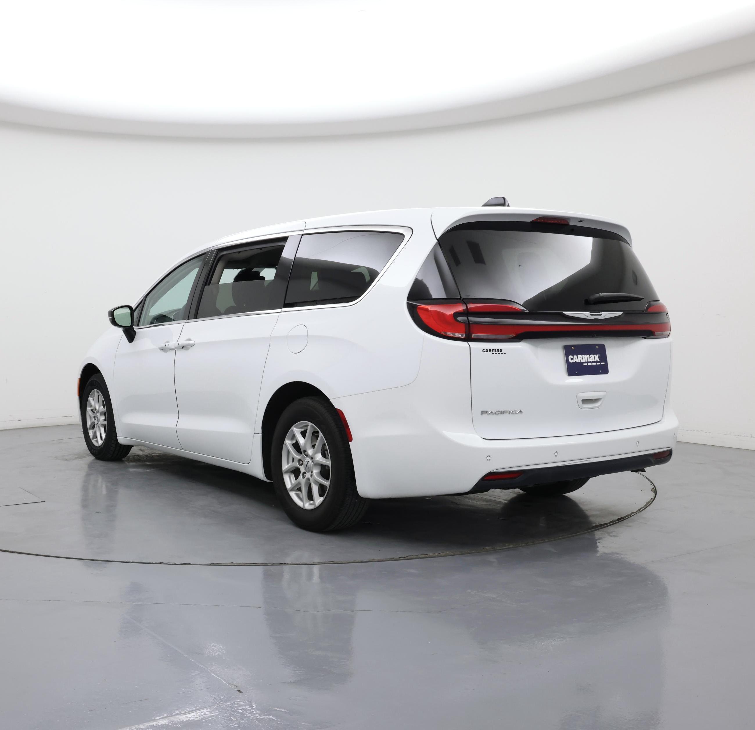 Thumbnail: 2024 Chrysler Pacifica - 2