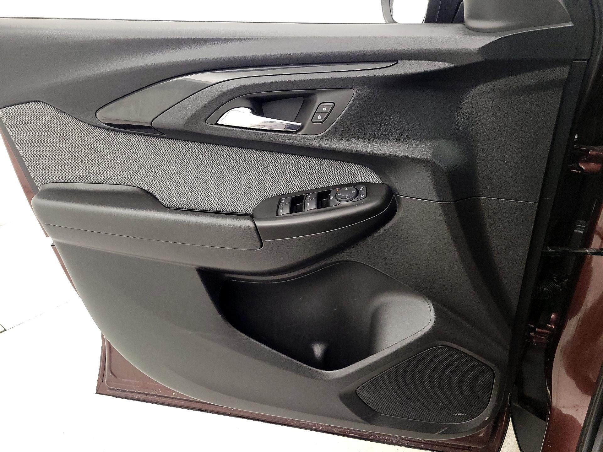 Thumbnail: 2023 Chevrolet TrailBlazer - 12