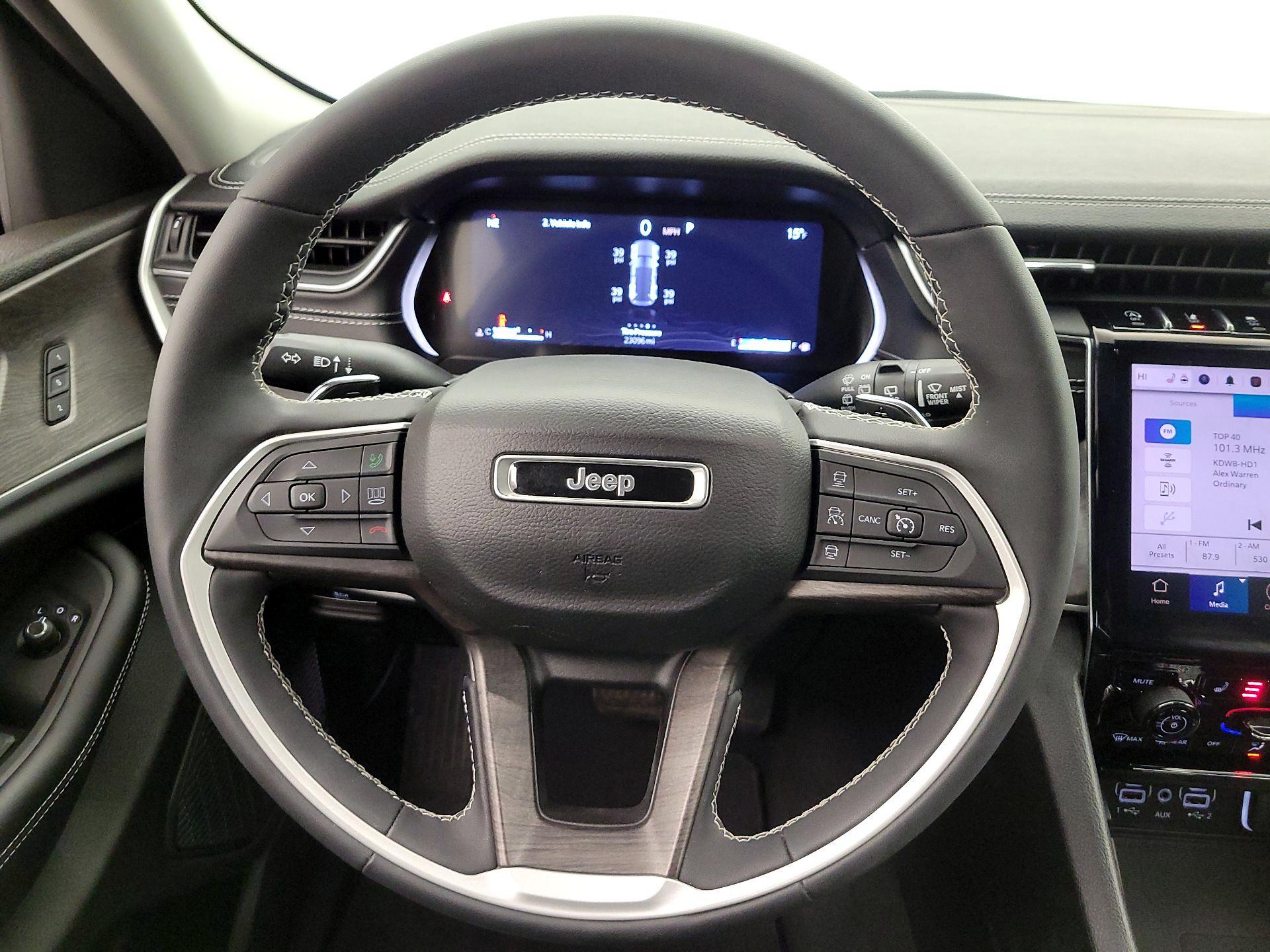 Thumbnail: 2023 Jeep Grand Cherokee - 10