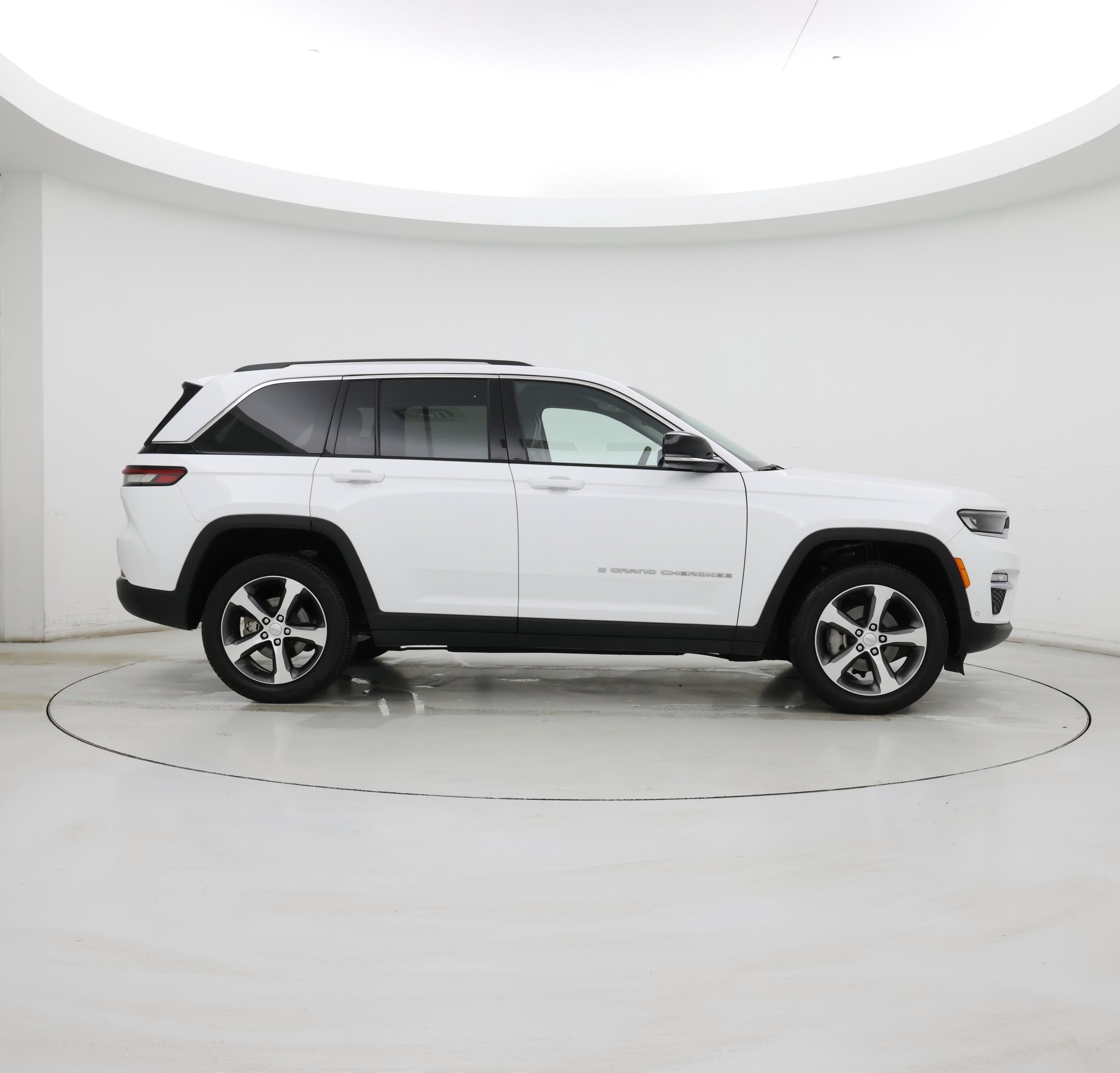 Thumbnail: 2023 Jeep Grand Cherokee - 7