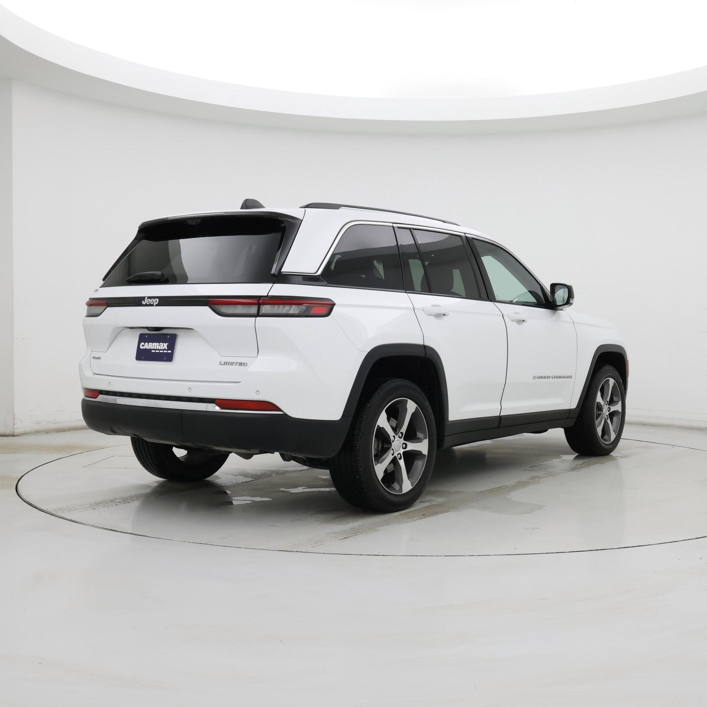 Thumbnail: 2023 Jeep Grand Cherokee - 8