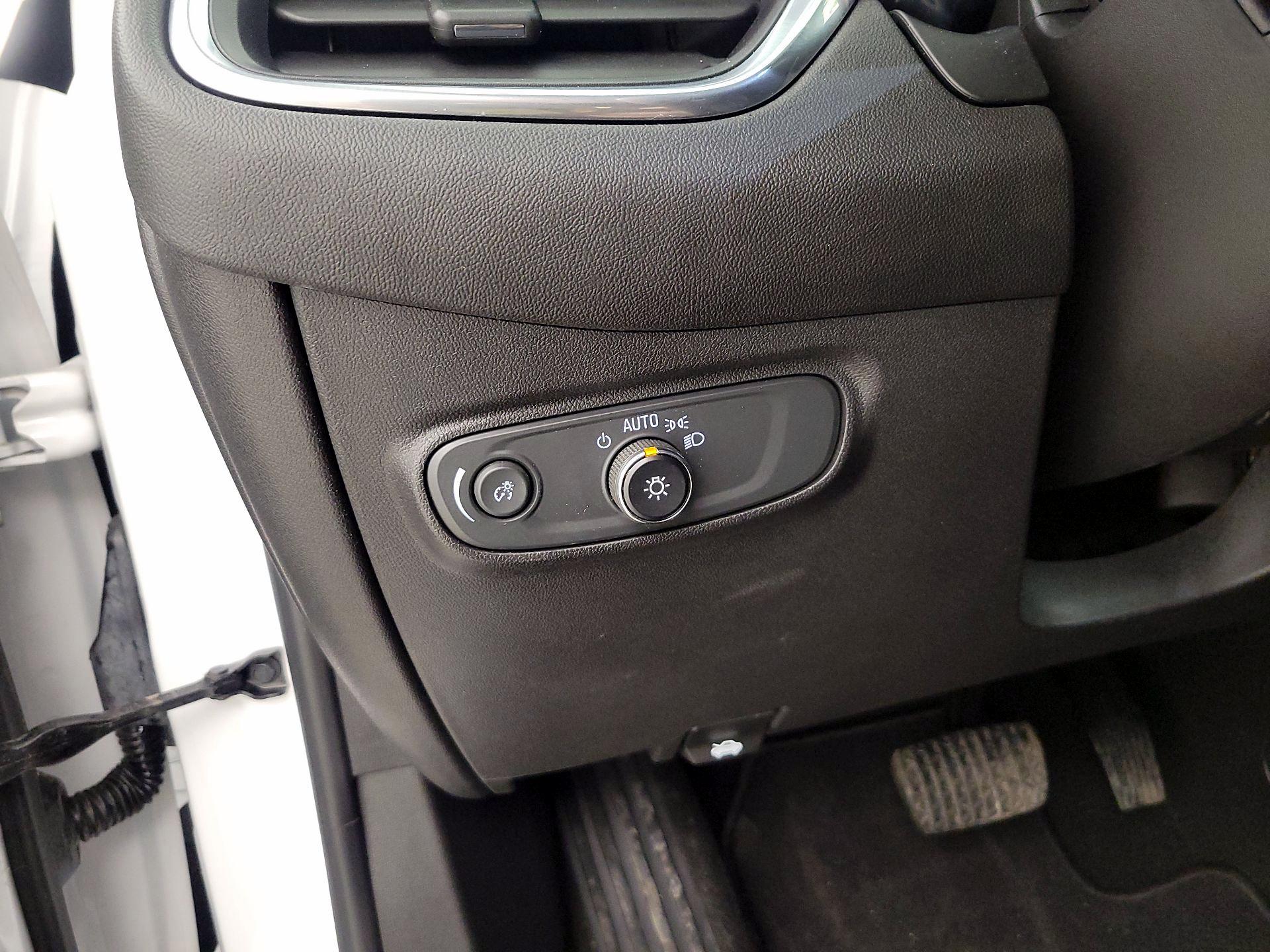 Thumbnail: 2022 Chevrolet Equinox - 13