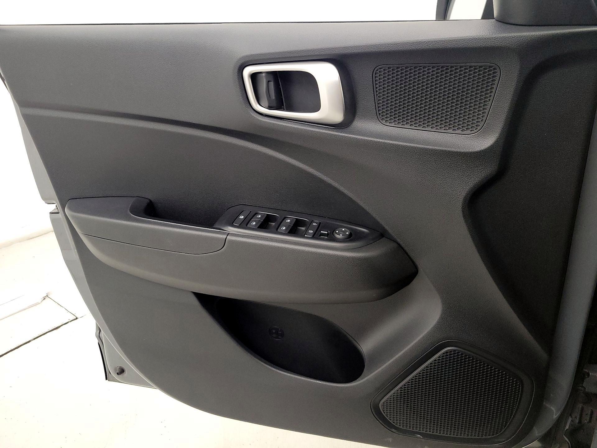 Thumbnail: 2023 Hyundai Venue - 12